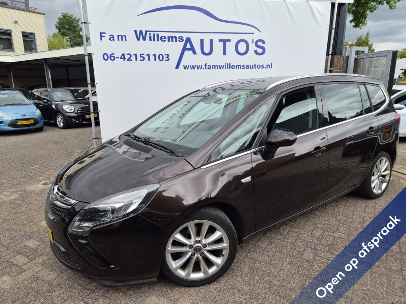 Opel Zafira Tourer 1.4 Cosmo Navi Nap NL 2013 - voorkant