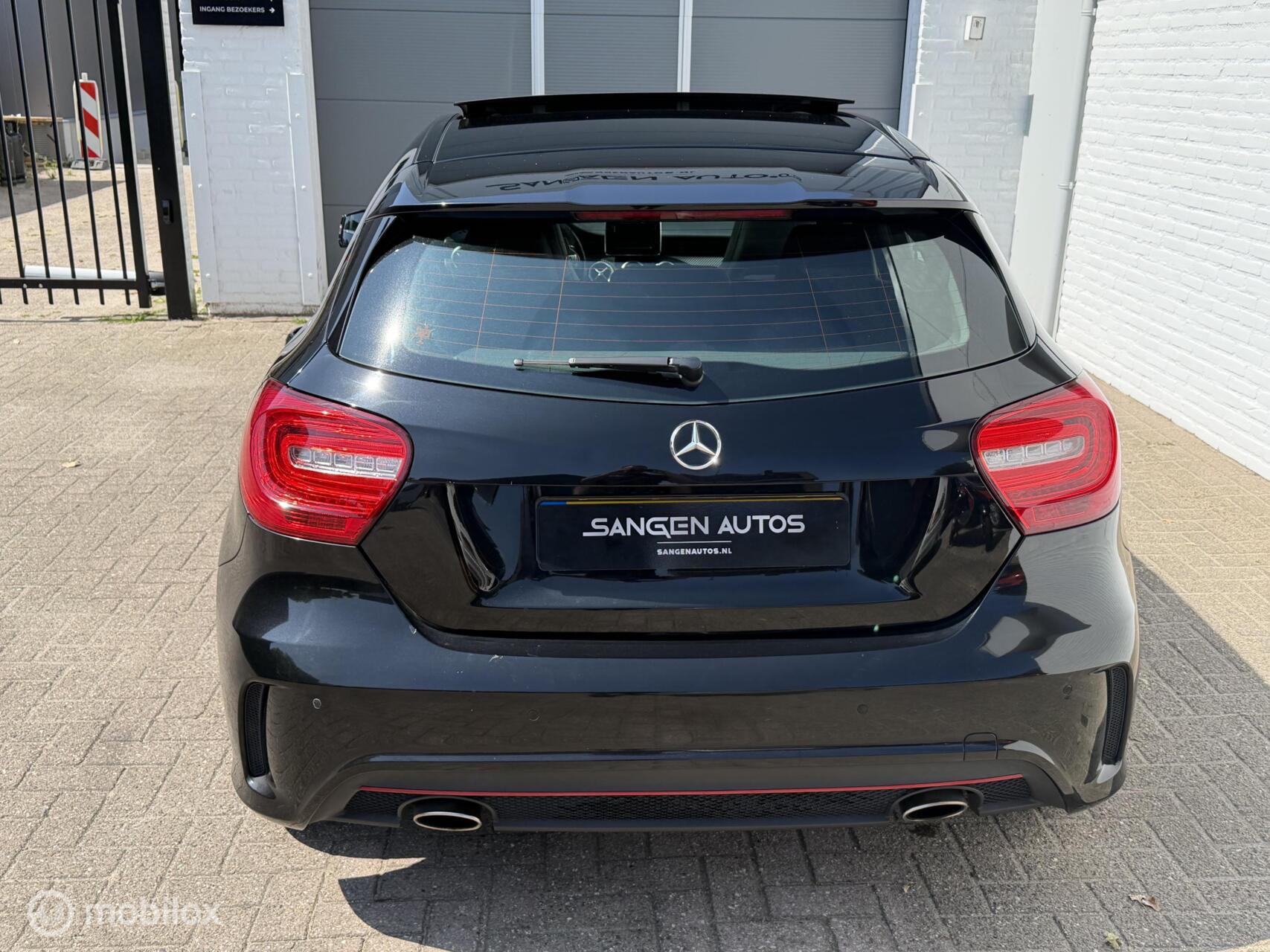 Foto van Mercedes-Benz A 180