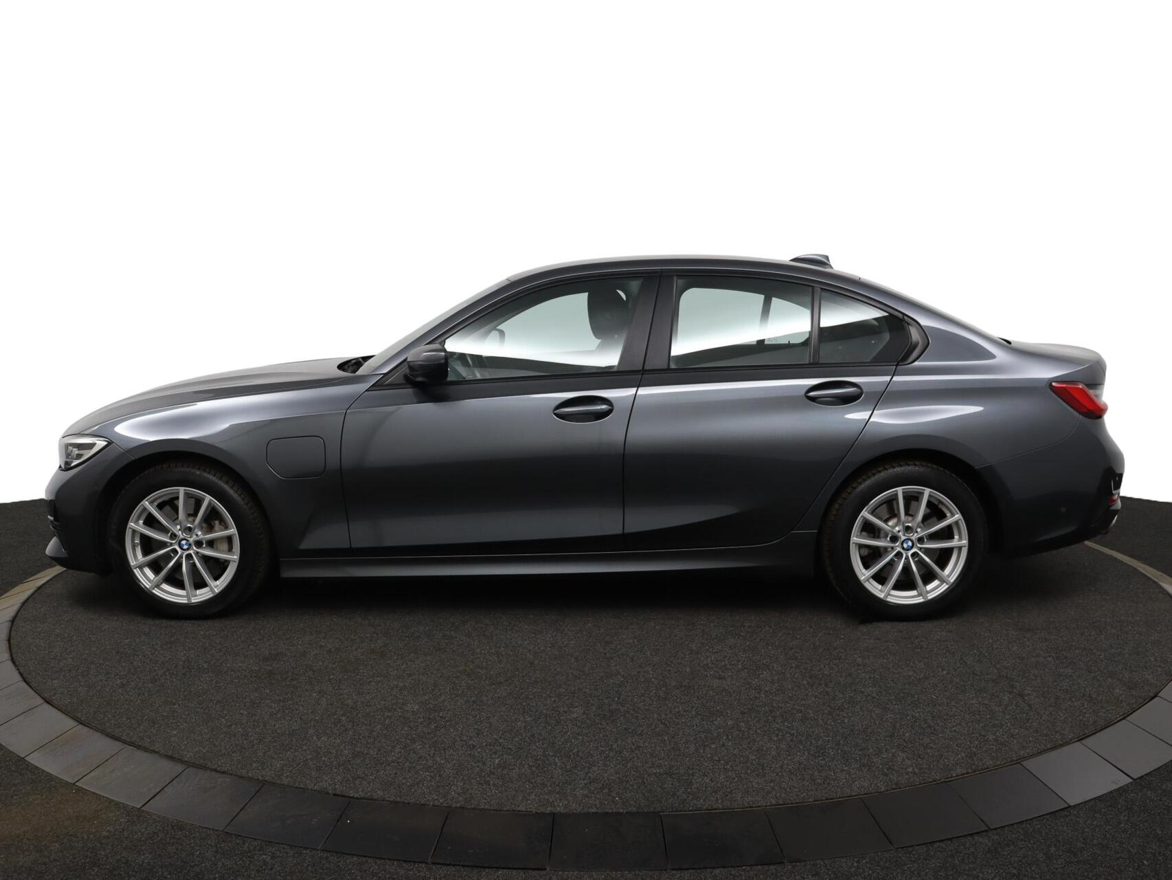 Foto van BMW 330e