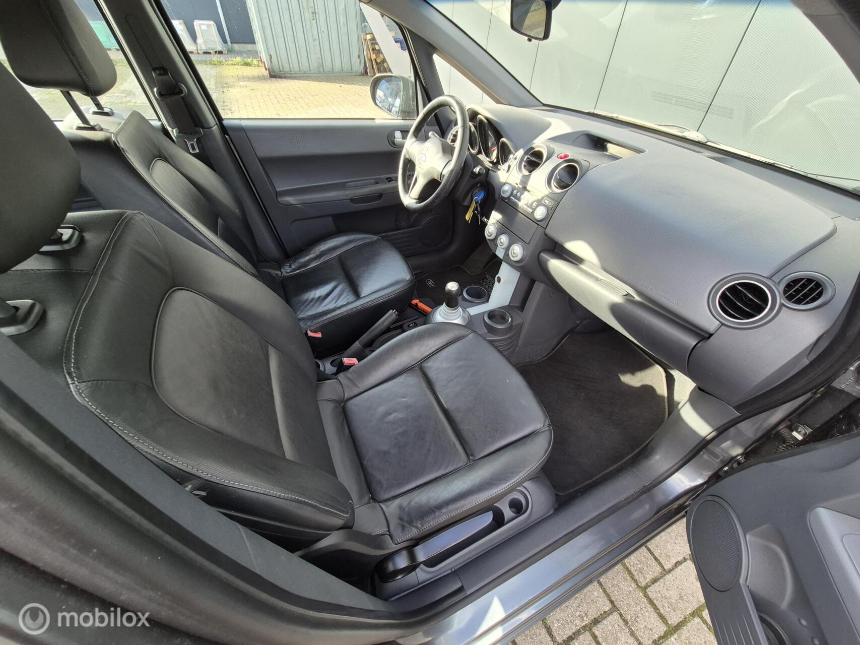 Foto van Mitsubishi Mitsubishi Colt