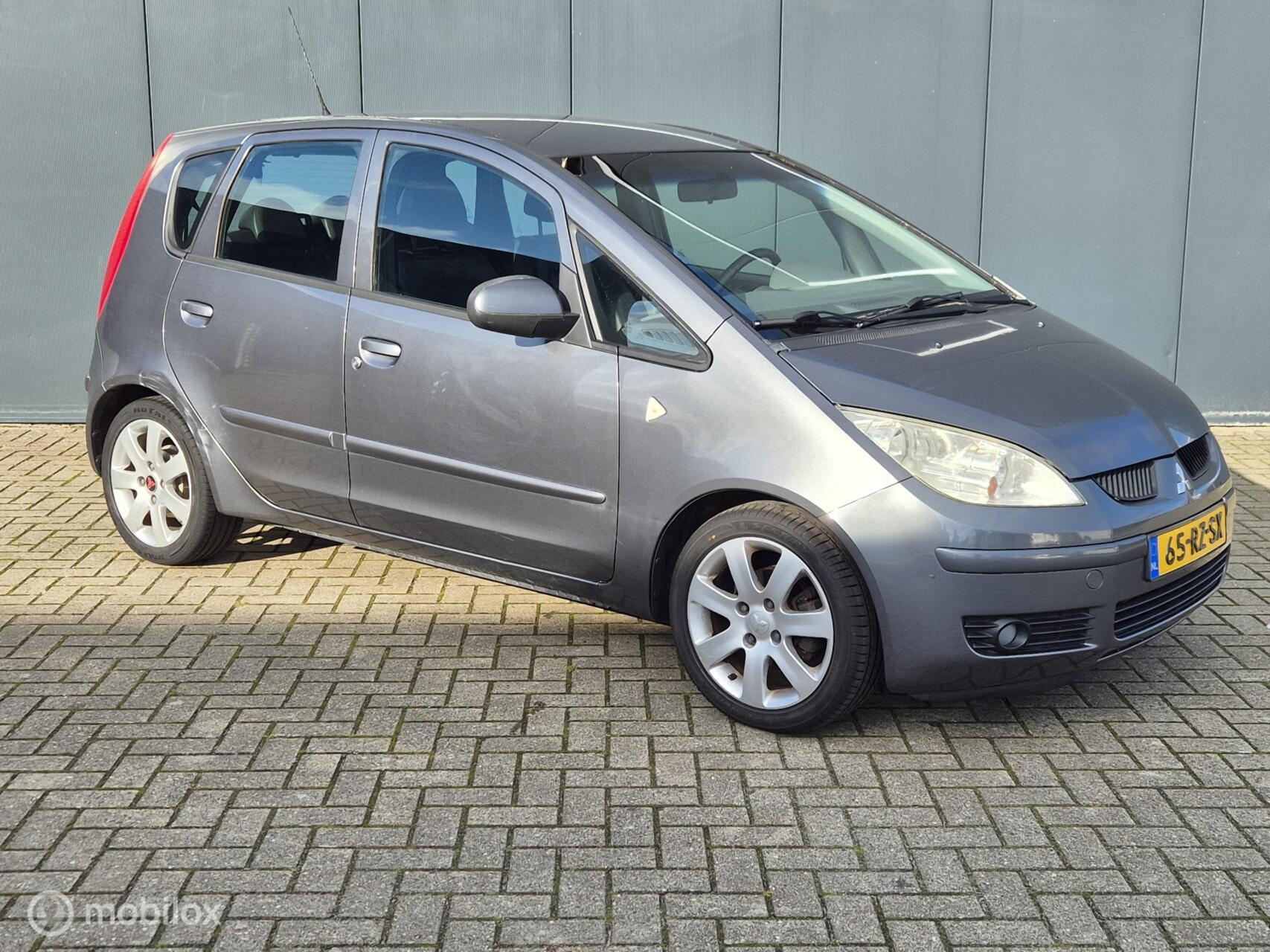 Mitsubishi Mitsubishi Colt 1.3 Instyle|Airco|Trekhaak|APK 10-2026 2005 - voorkant