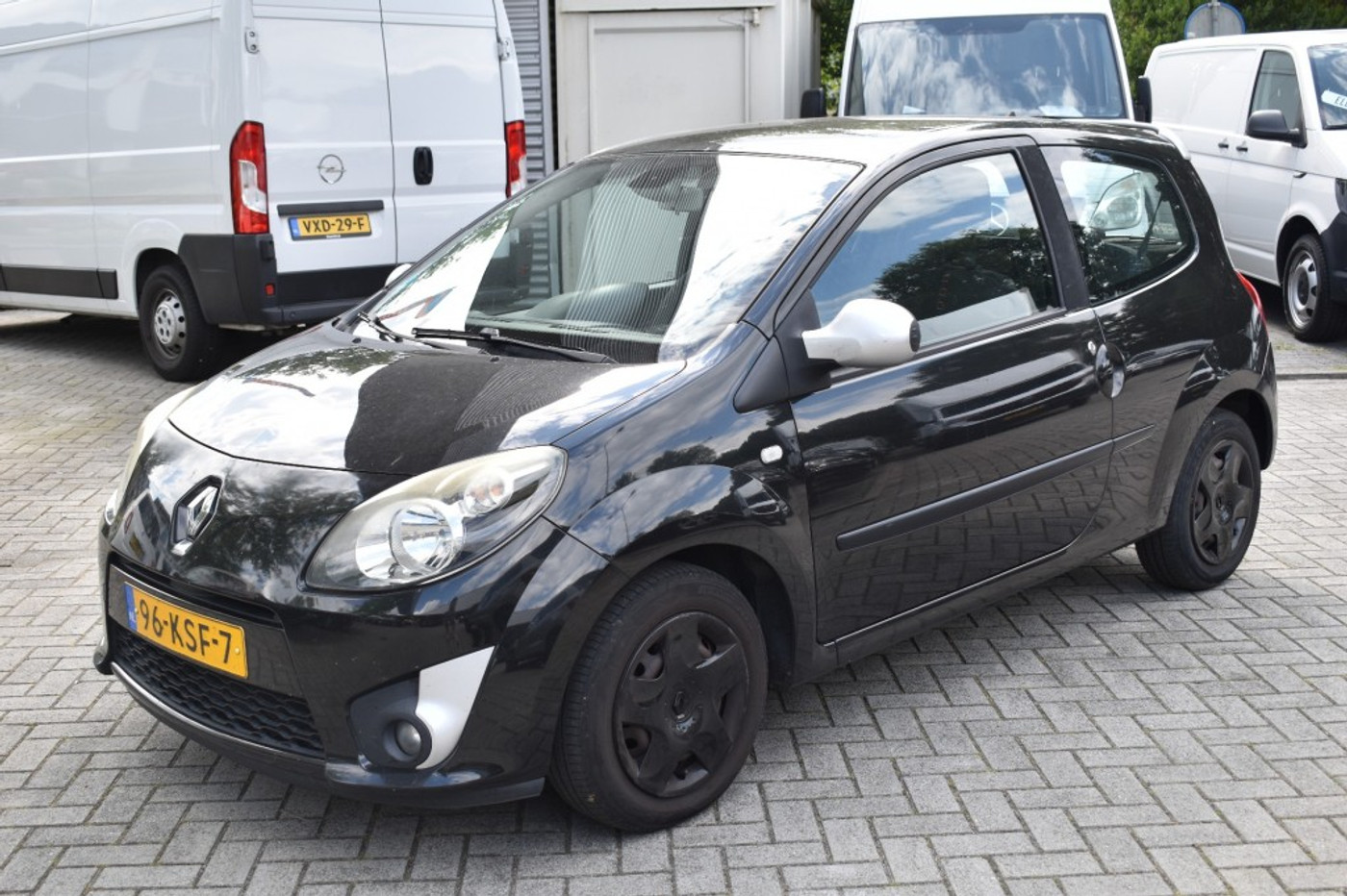 Renault Twingo Ii 1.2-16V DYNAMIQUE / APK 6-2027 / TREKHAAK / LEES TEKST / 2010 - voorkant