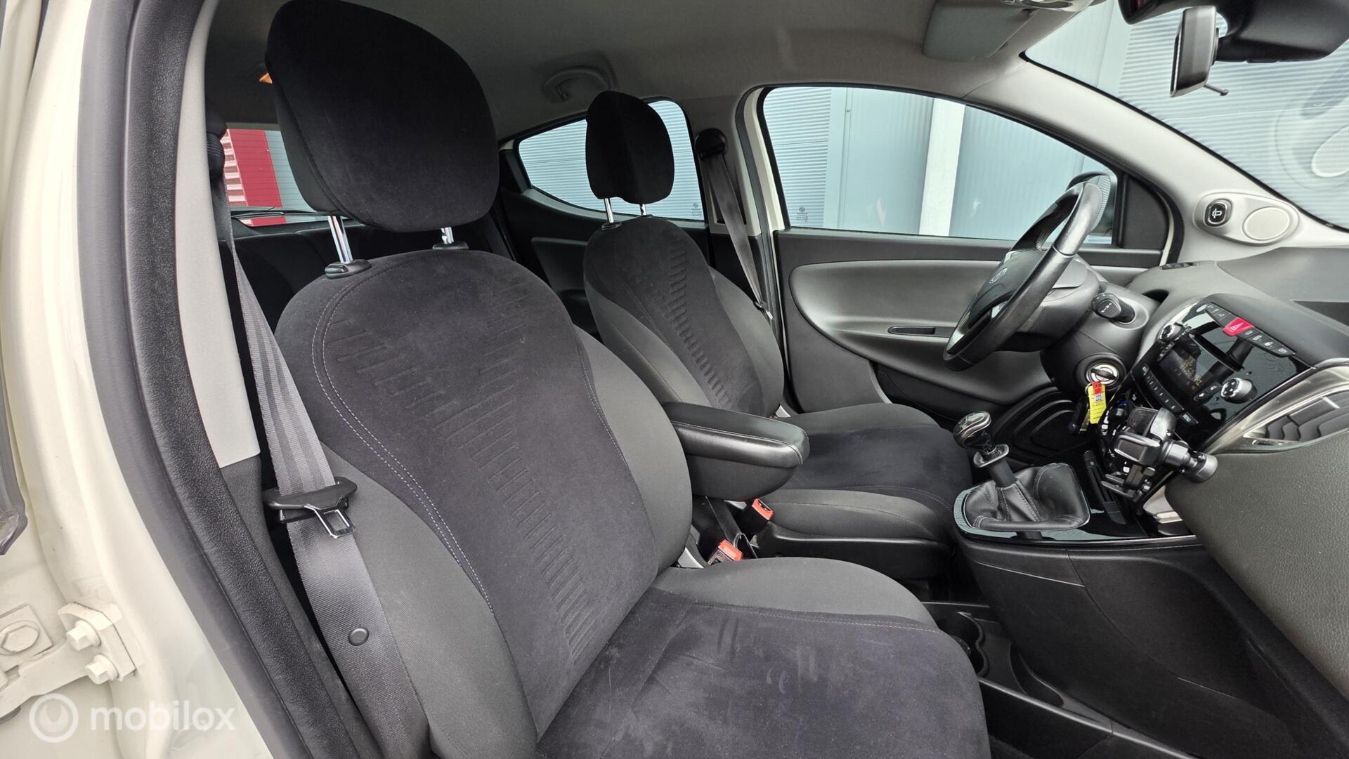 Foto van Lancia Ypsilon