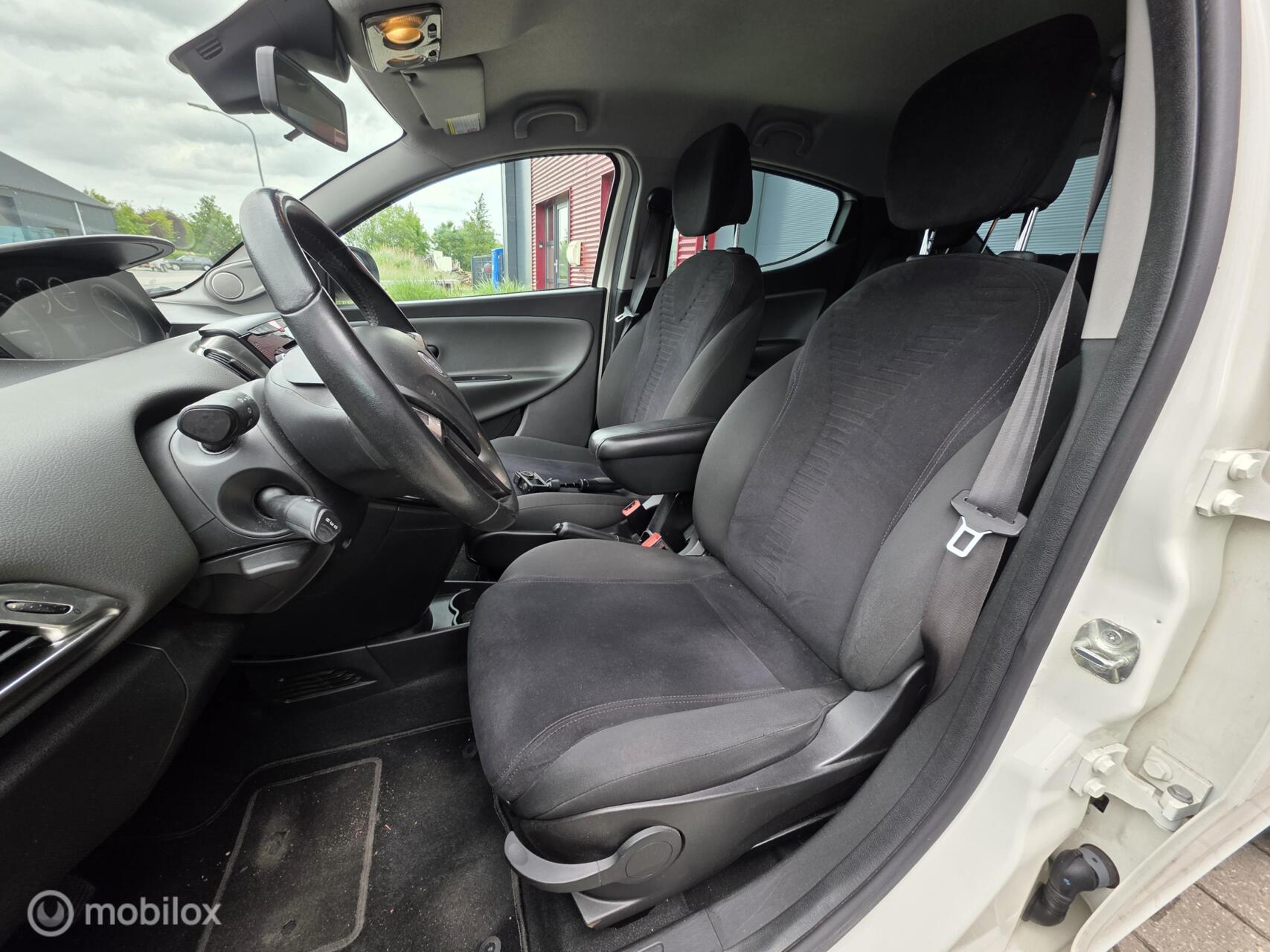 Foto van Lancia Ypsilon
