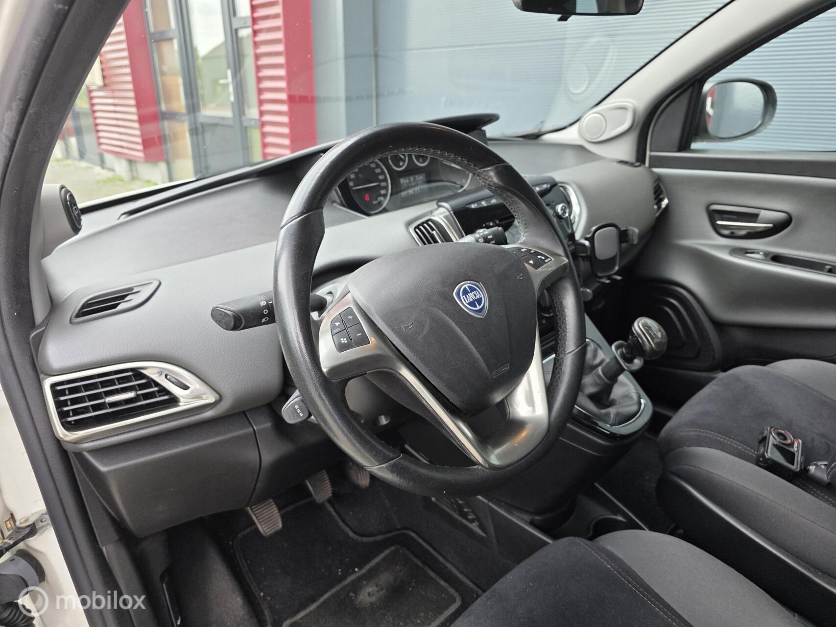 Foto van Lancia Ypsilon