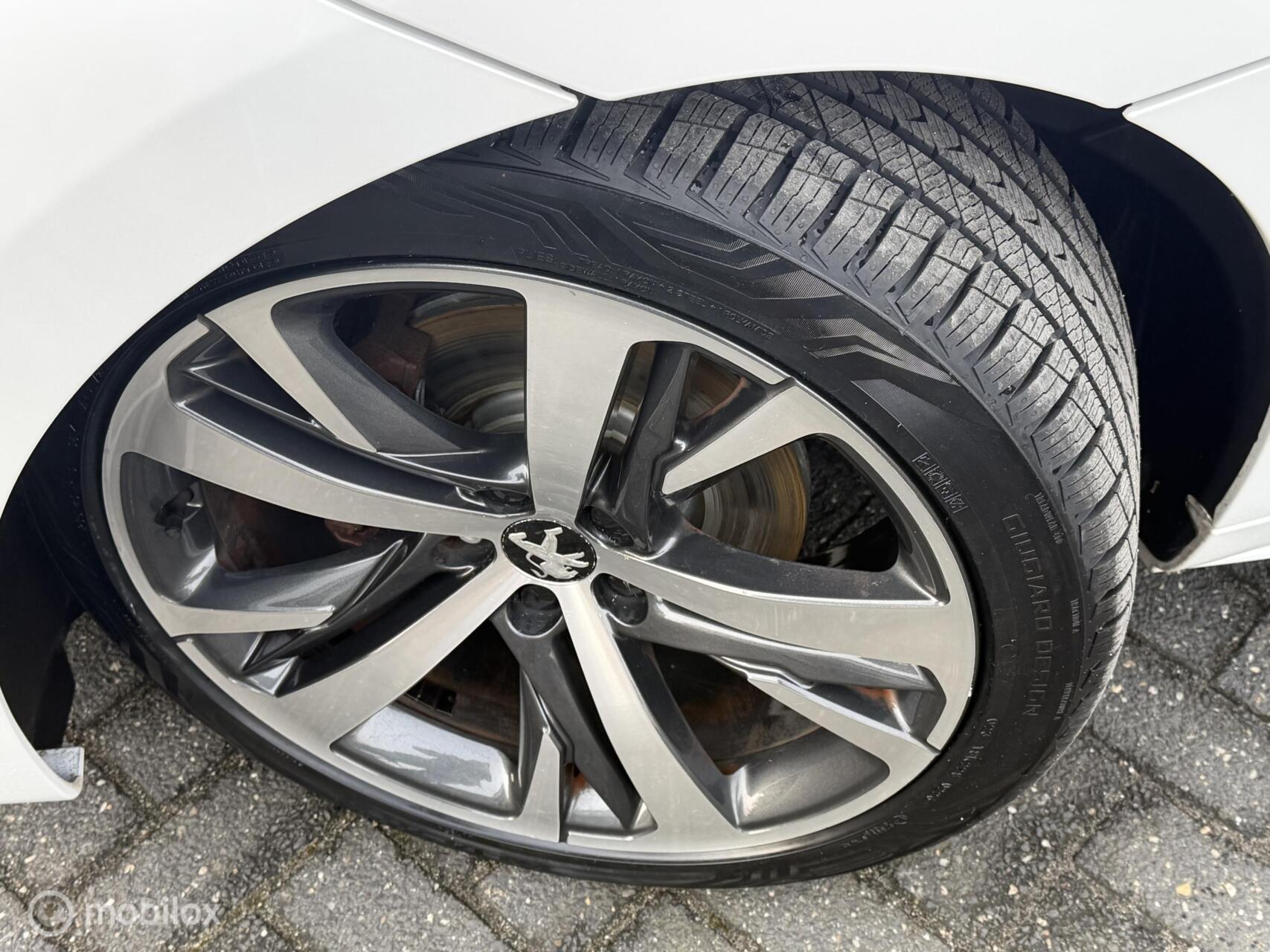 Foto van Peugeot RCZ