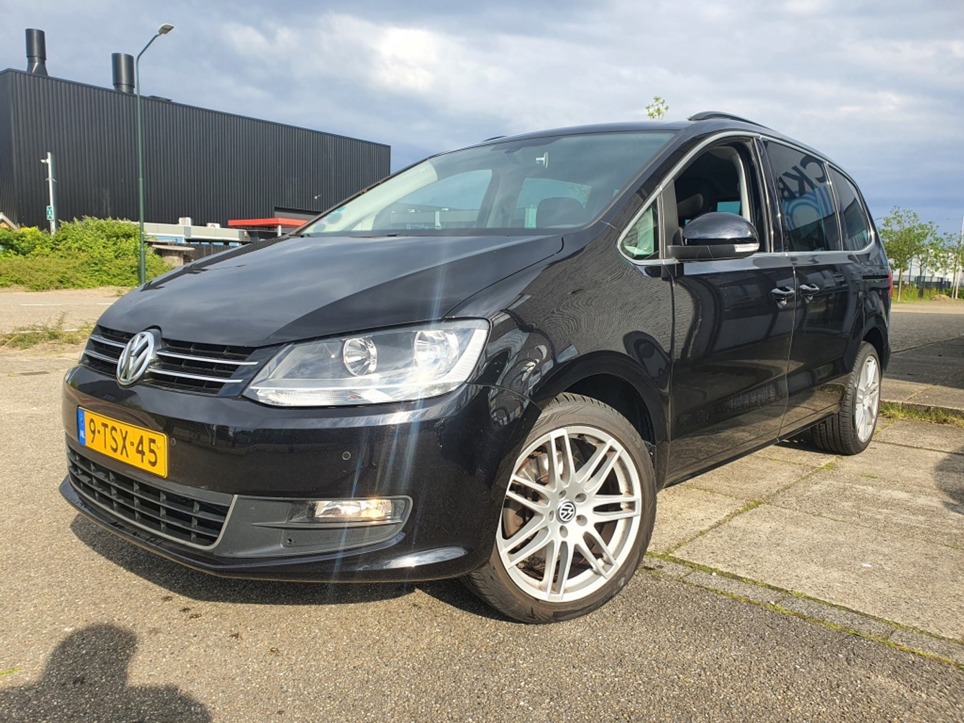 Volkswagen Sharan 1.4 TSI Comf. 7-PERSOONS |ECC|NAVI|18"|APK|NAP|2014|ZIE TEKST 2014 - voorkant