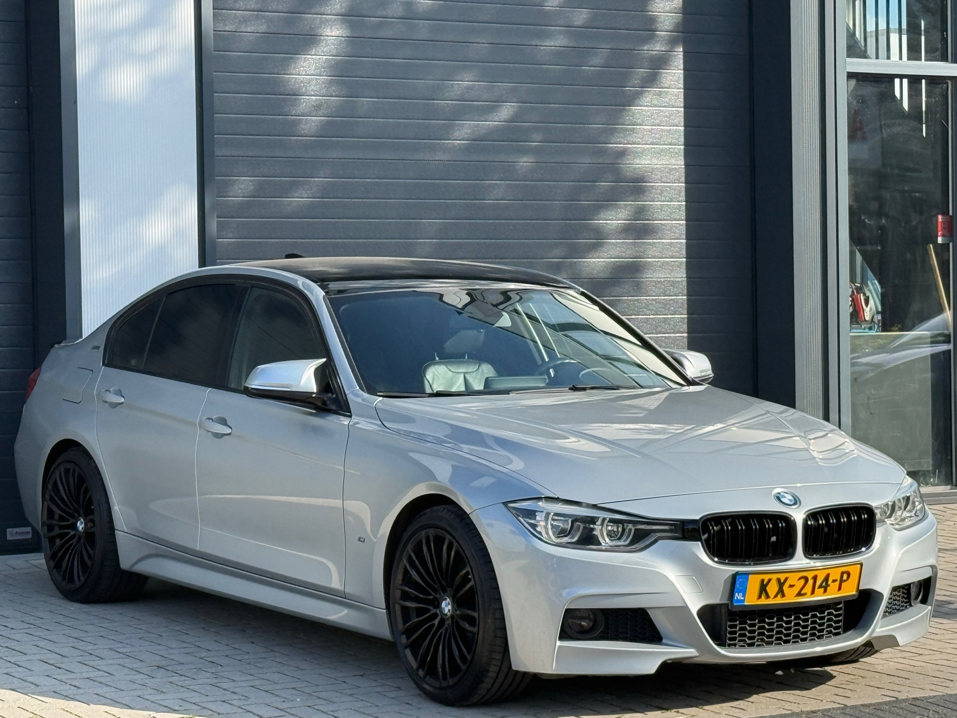 Foto van BMW 330e Iperformance