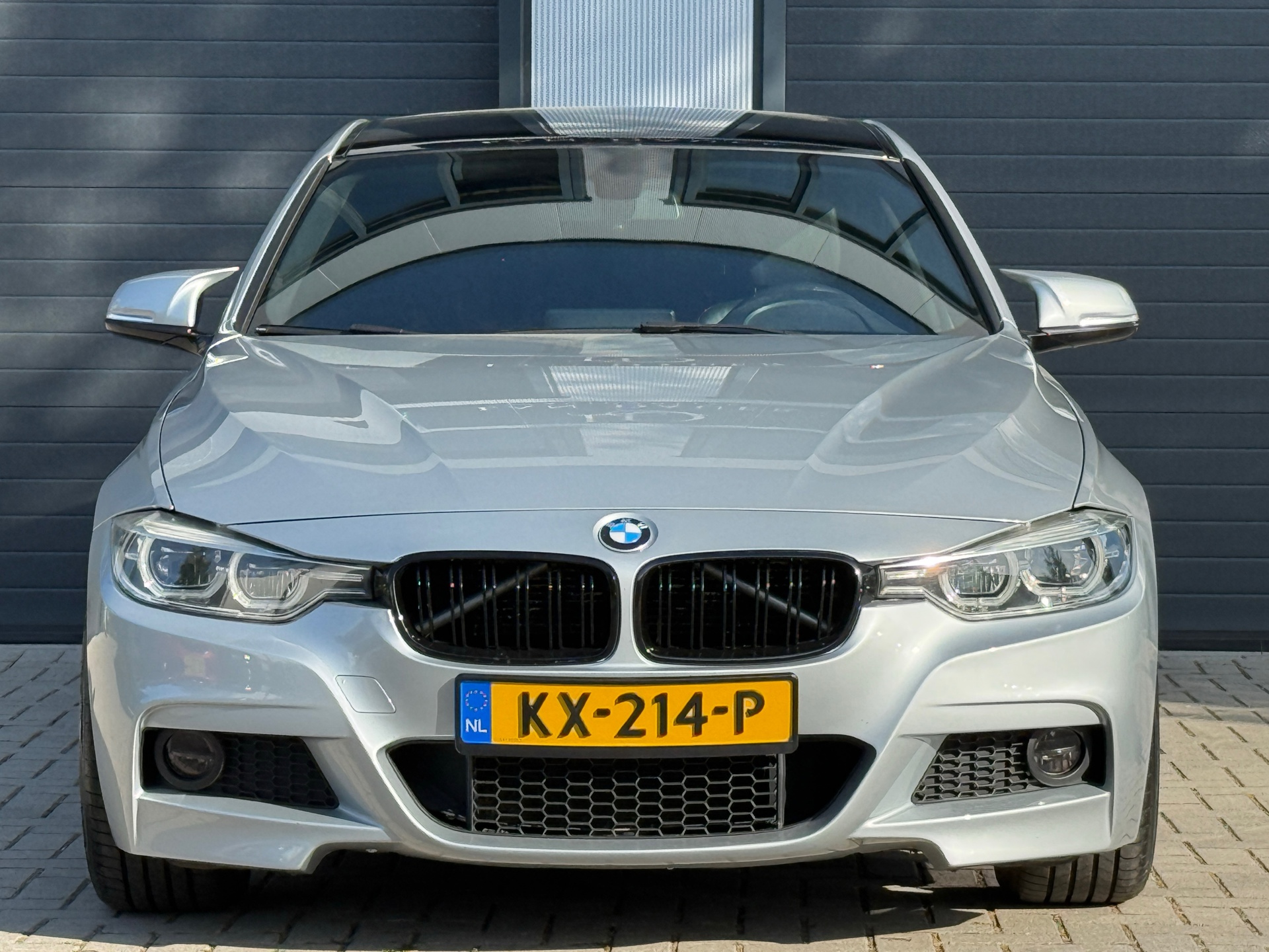 Foto van BMW 330e Iperformance