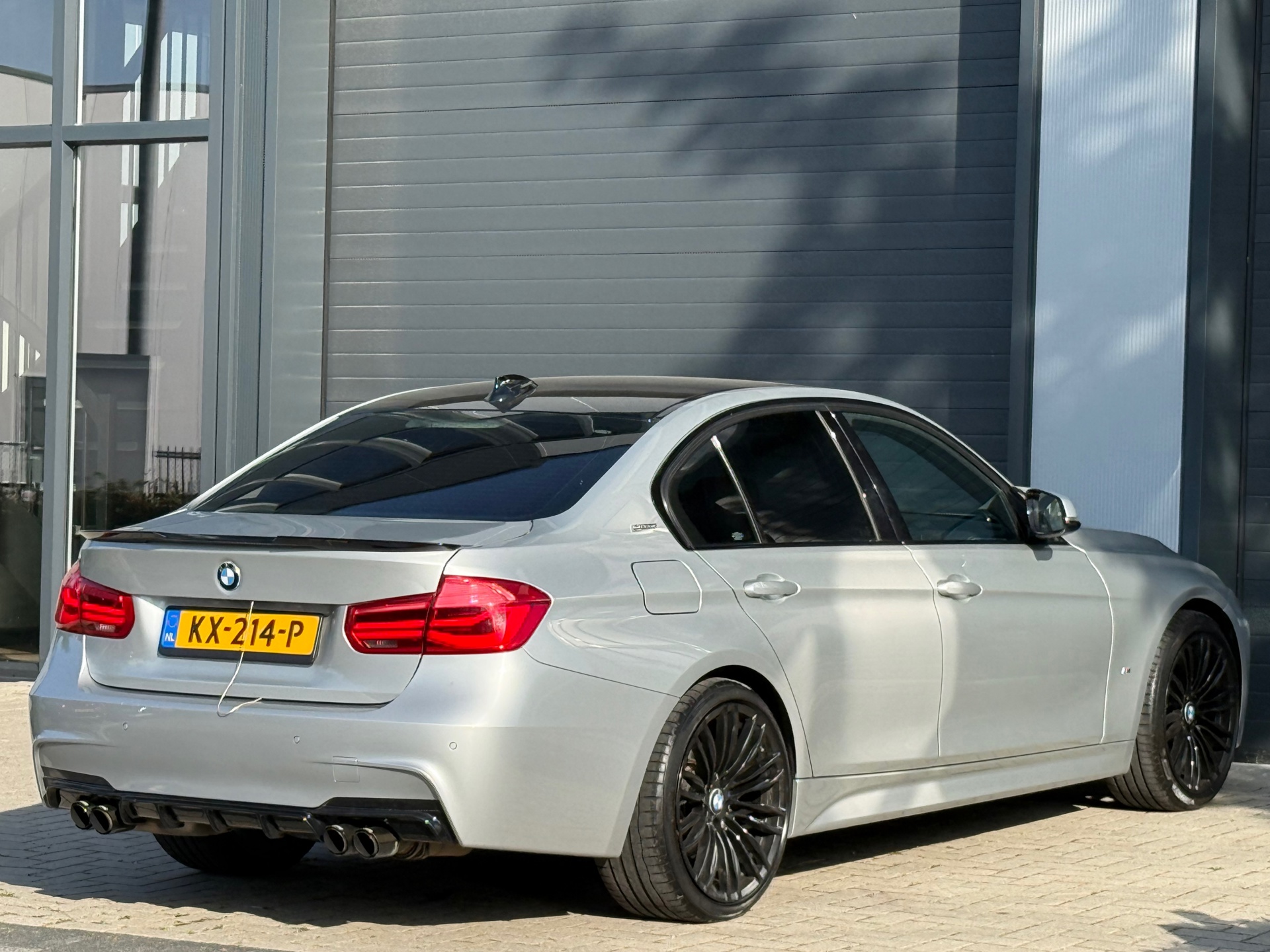 Foto van BMW 330e Iperformance