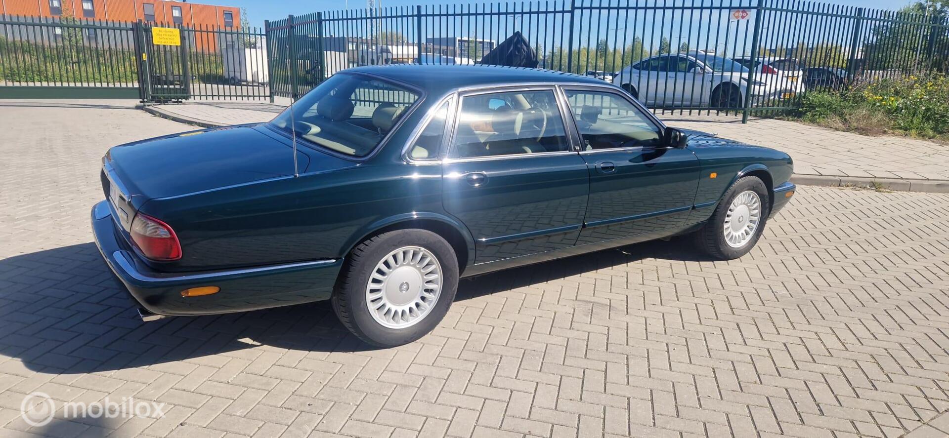 Foto van Jaguar Jaguar (xj8) Executive