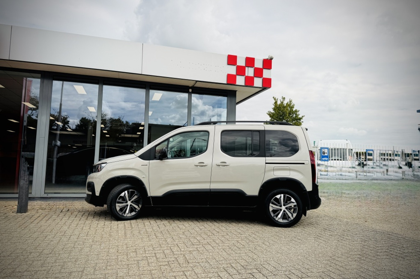 Foto van Peugeot Rifter