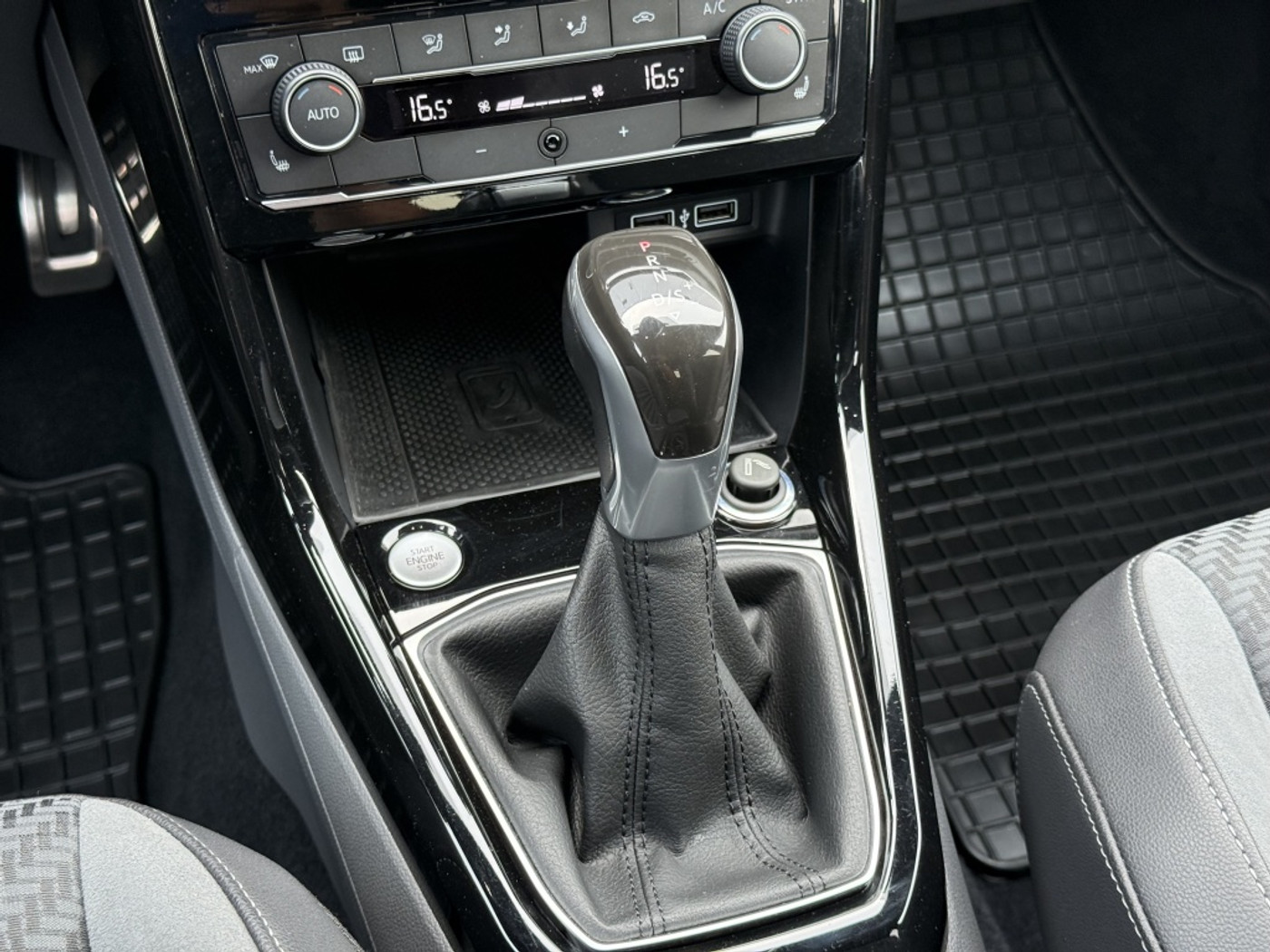 Foto van Volkswagen T-cross