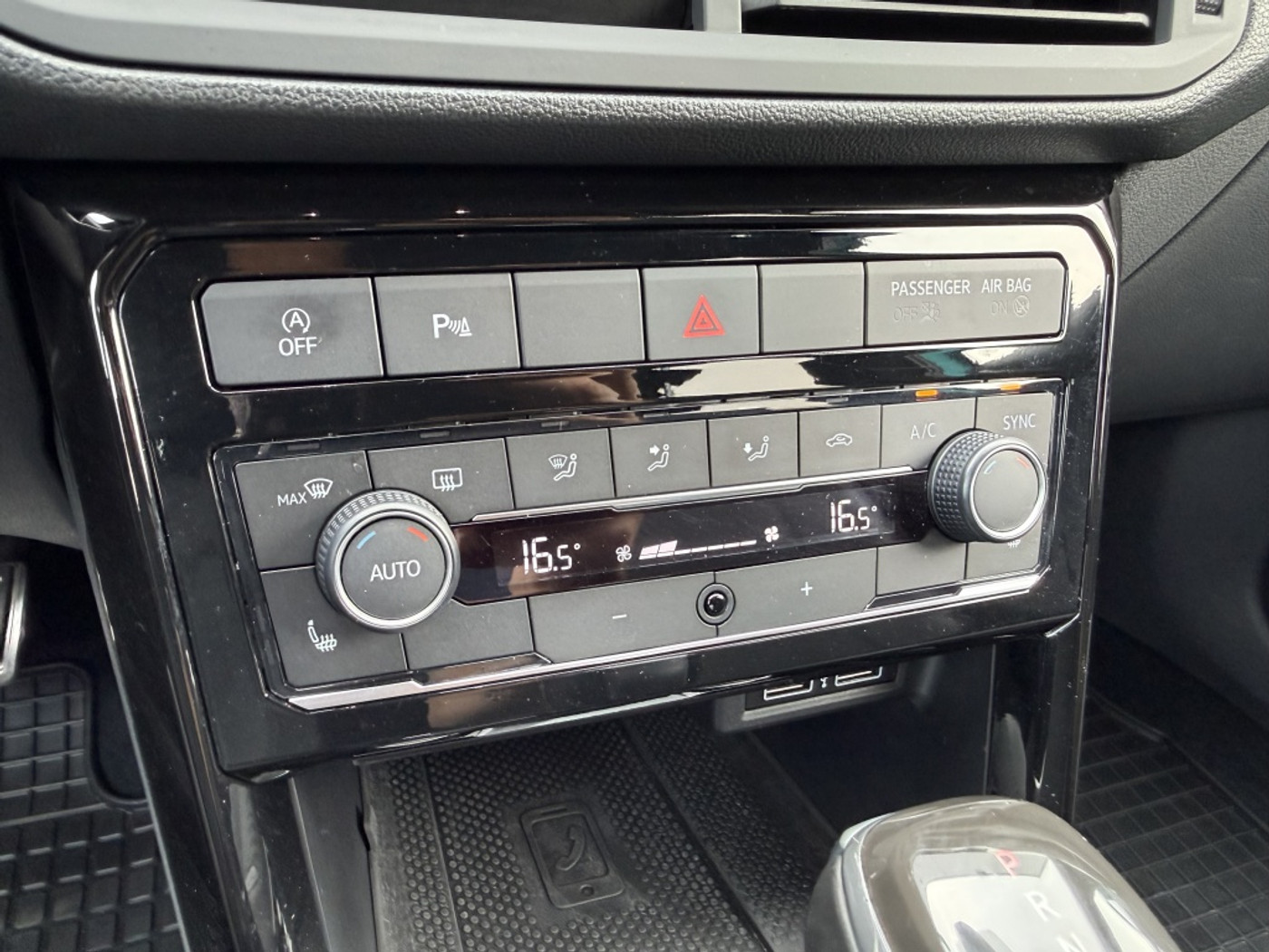 Foto van Volkswagen T-cross