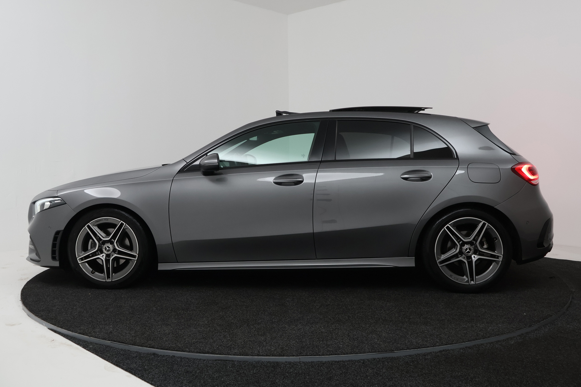 Foto van Mercedes-Benz A 180