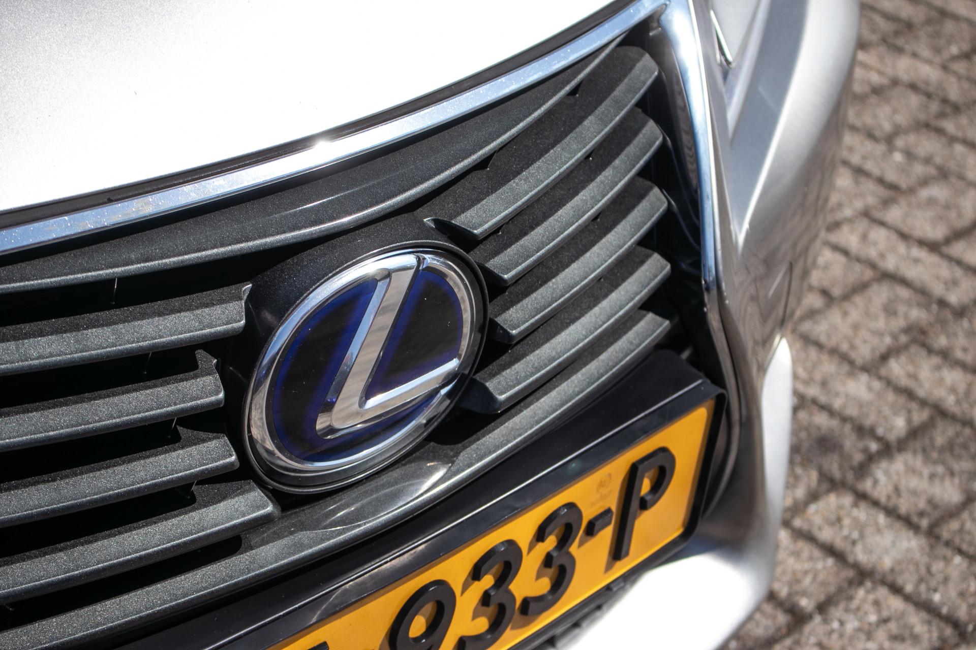 Foto van Lexus Lexus Is300h
