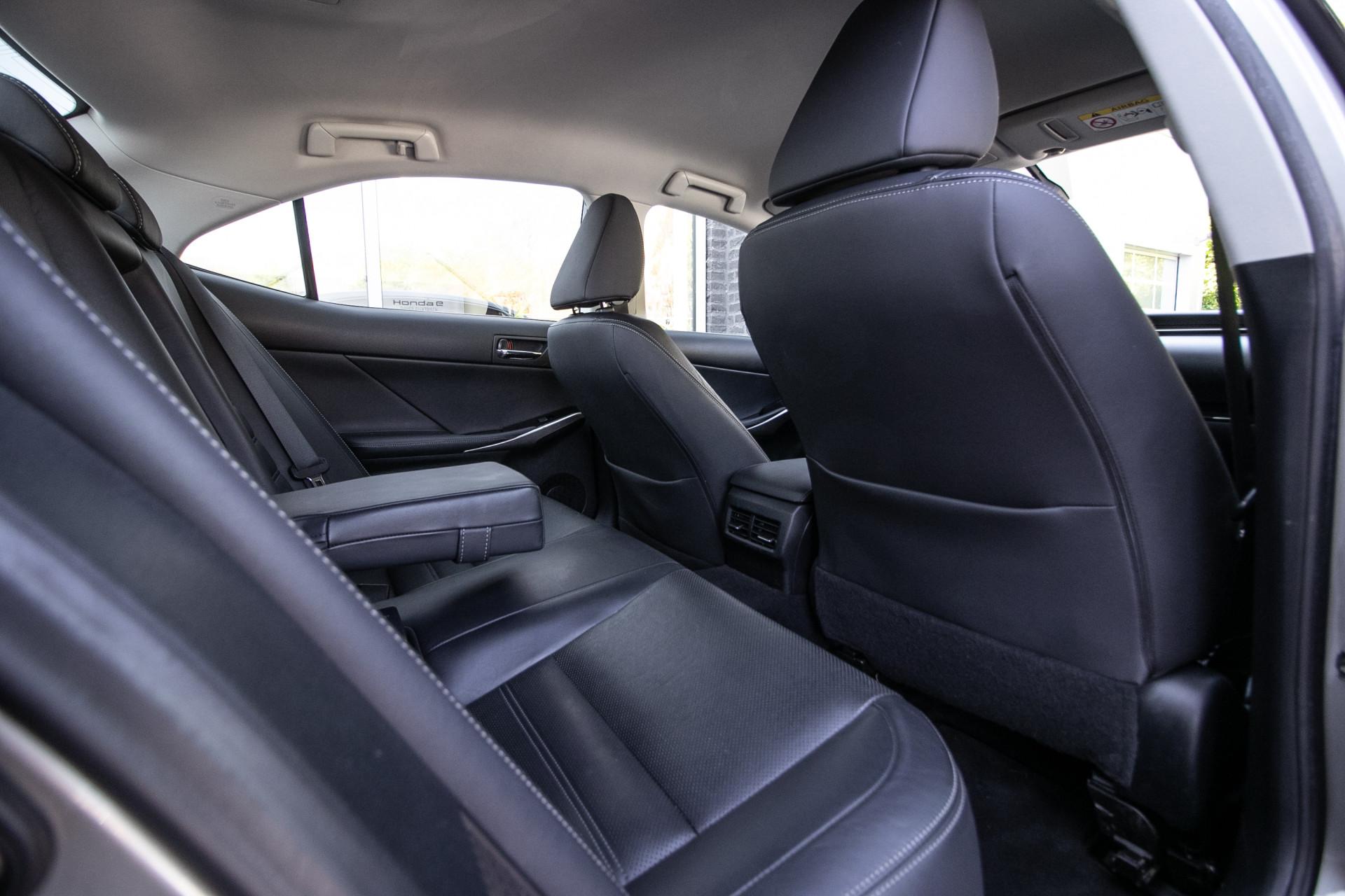 Foto van Lexus Lexus Is300h
