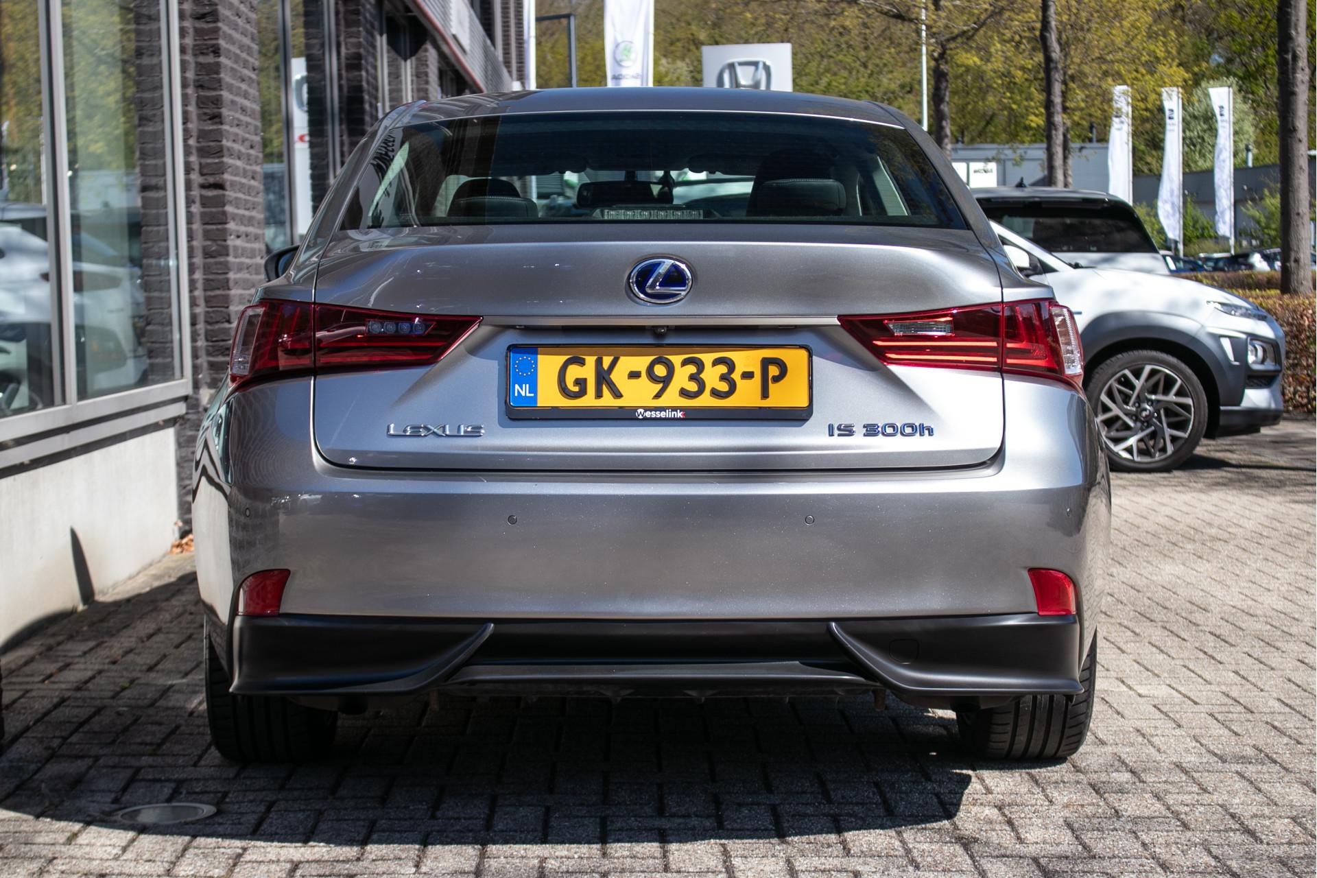 Foto van Lexus Lexus Is300h