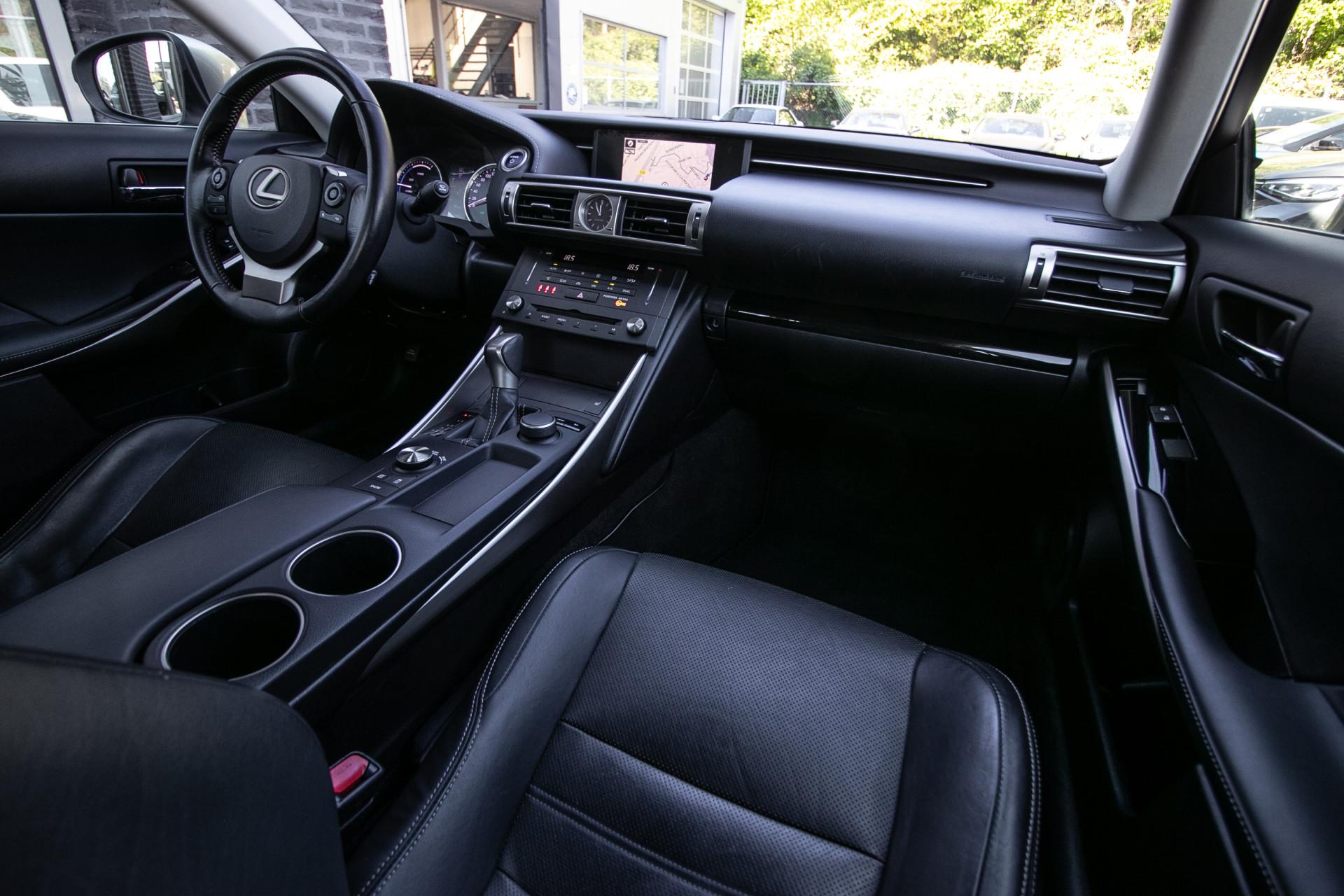 Foto van Lexus Lexus Is300h