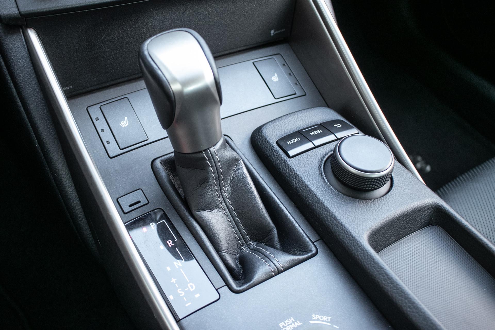 Foto van Lexus Lexus Is300h