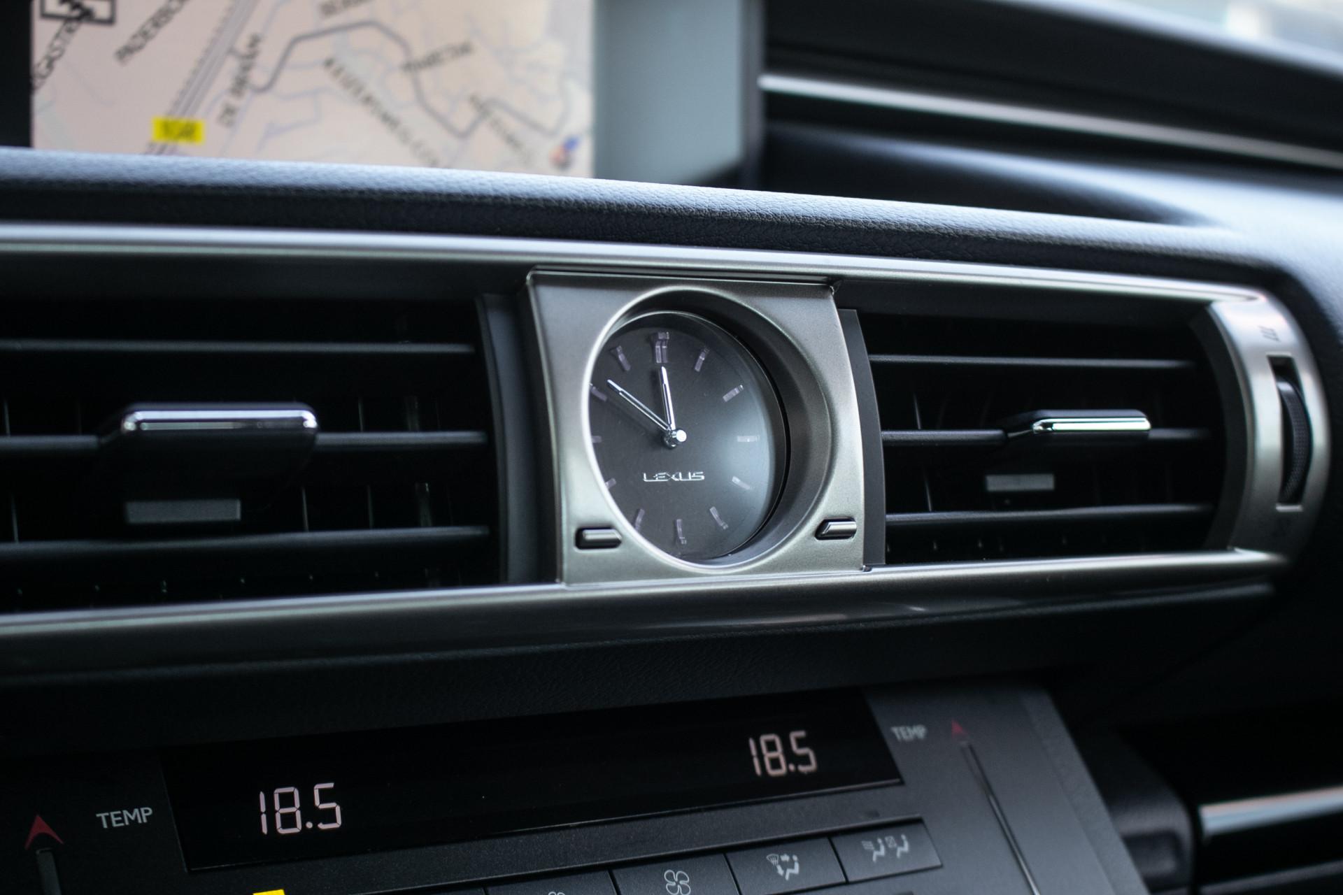 Foto van Lexus Lexus Is300h