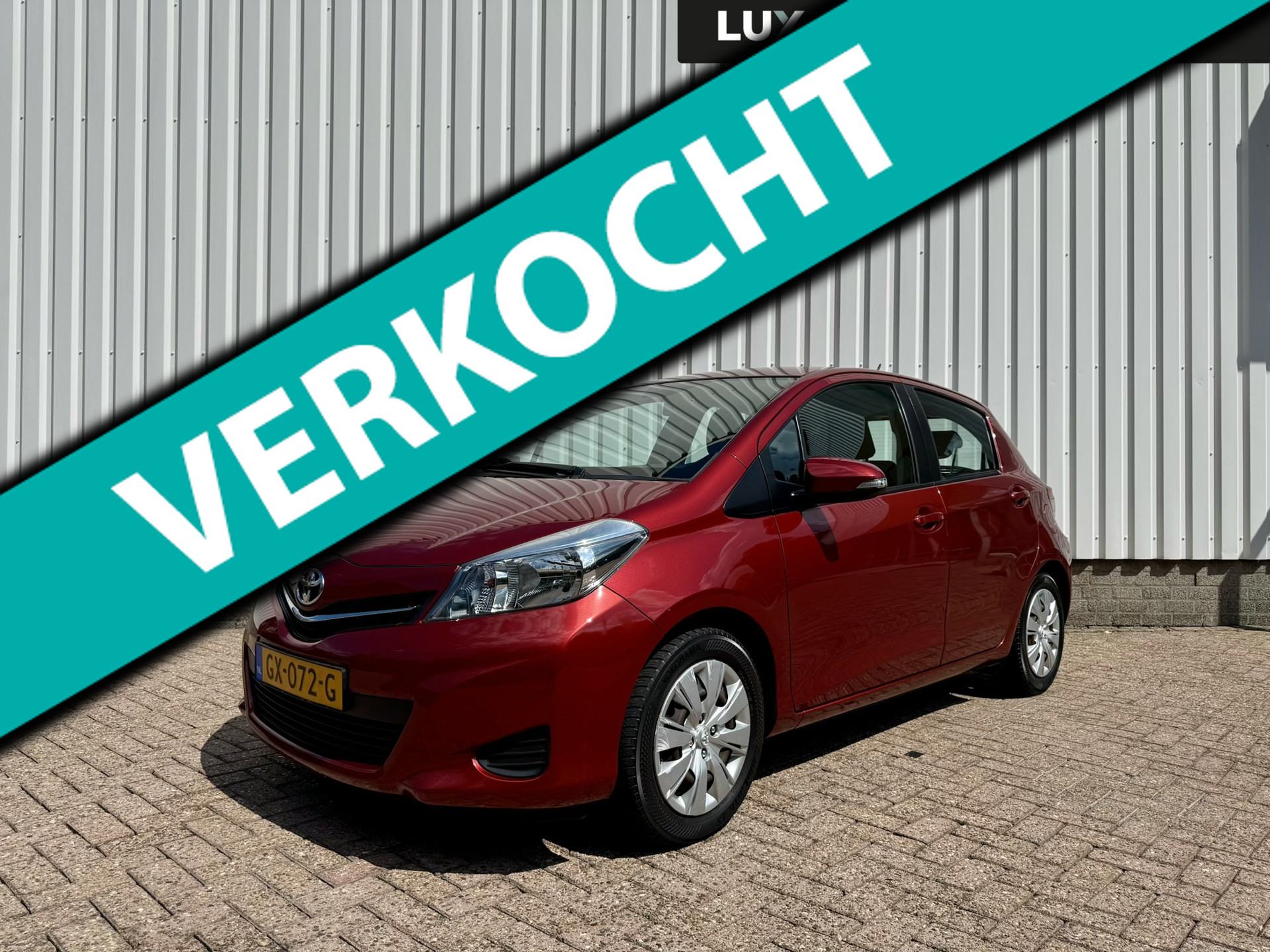 Toyota Toyota Yaris 1.3 VVT-i Aspiration, Airco, Camera, Dealer onderhouden, 4-seizoenenbanden 2012 - voorkant