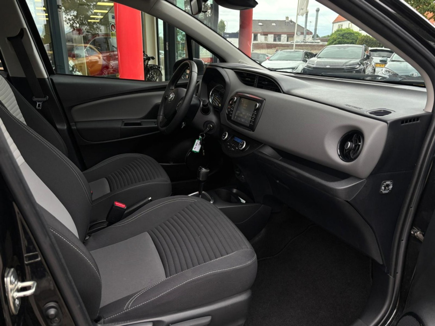 Foto van Toyota Toyota Yaris Hybrid