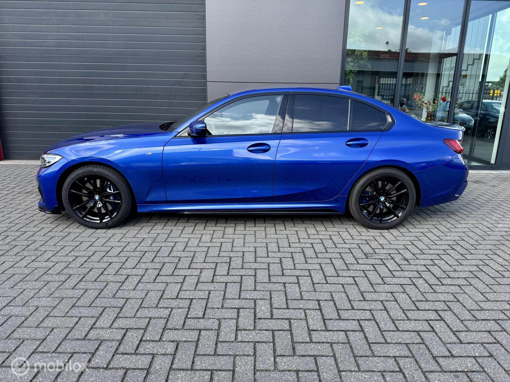 Foto van BMW 330i