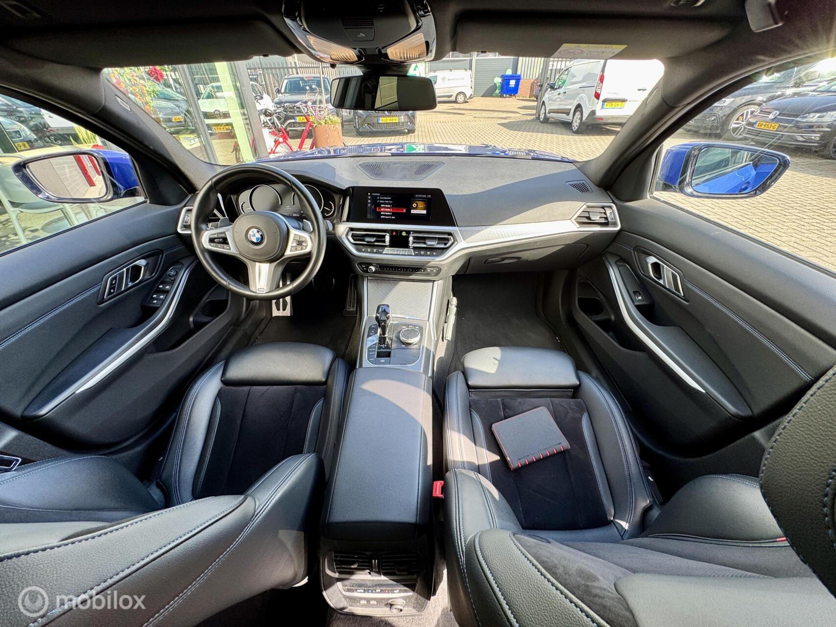 Foto van BMW 330i