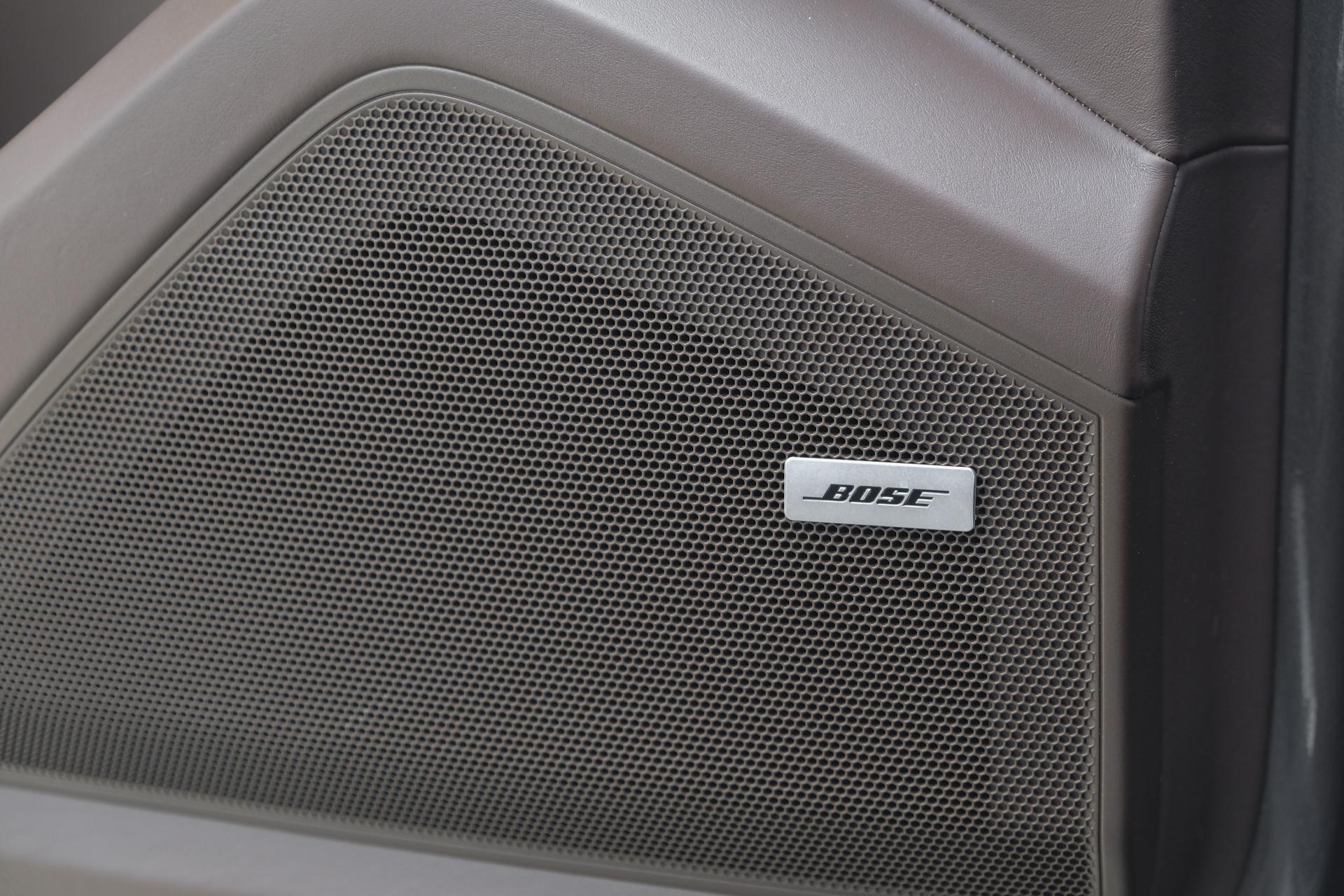 Foto van Porsche Cayenne Turbo S E-hybrid