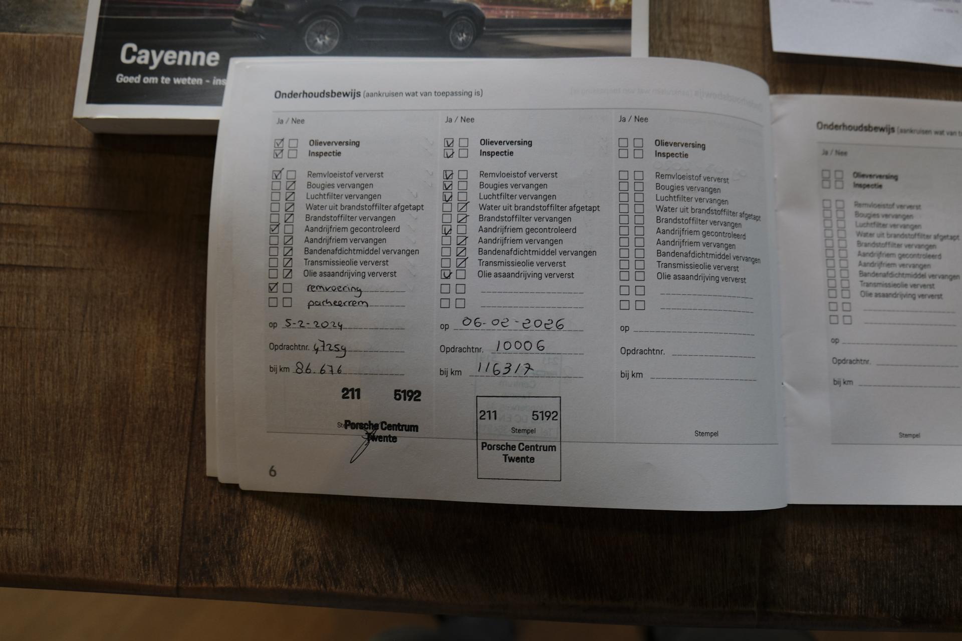 Foto van Porsche Cayenne Turbo S E-hybrid