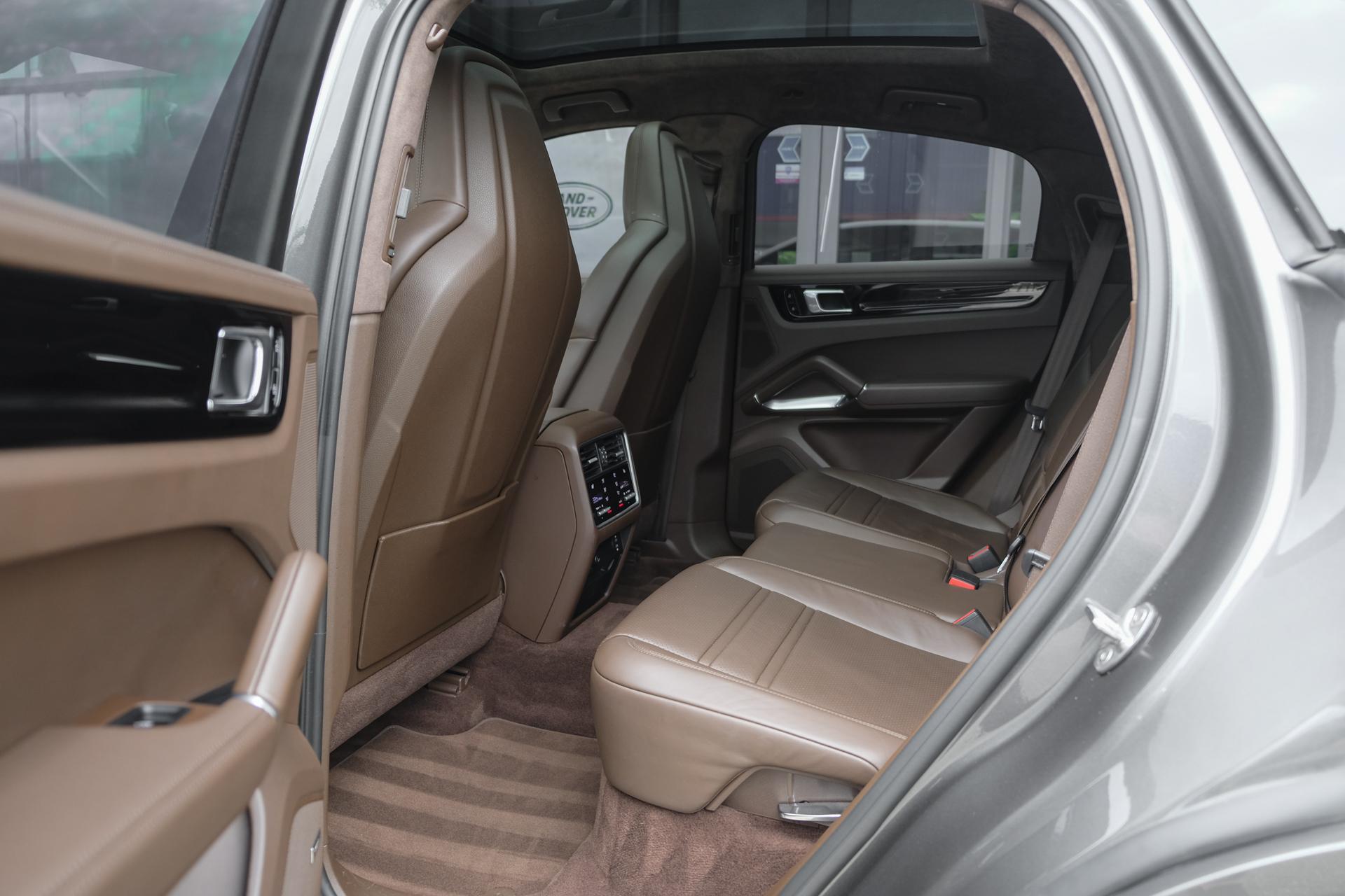 Foto van Porsche Cayenne Turbo S E-hybrid