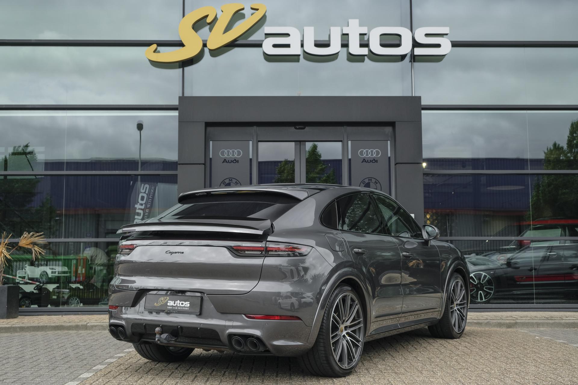 Foto van Porsche Cayenne Turbo S E-hybrid