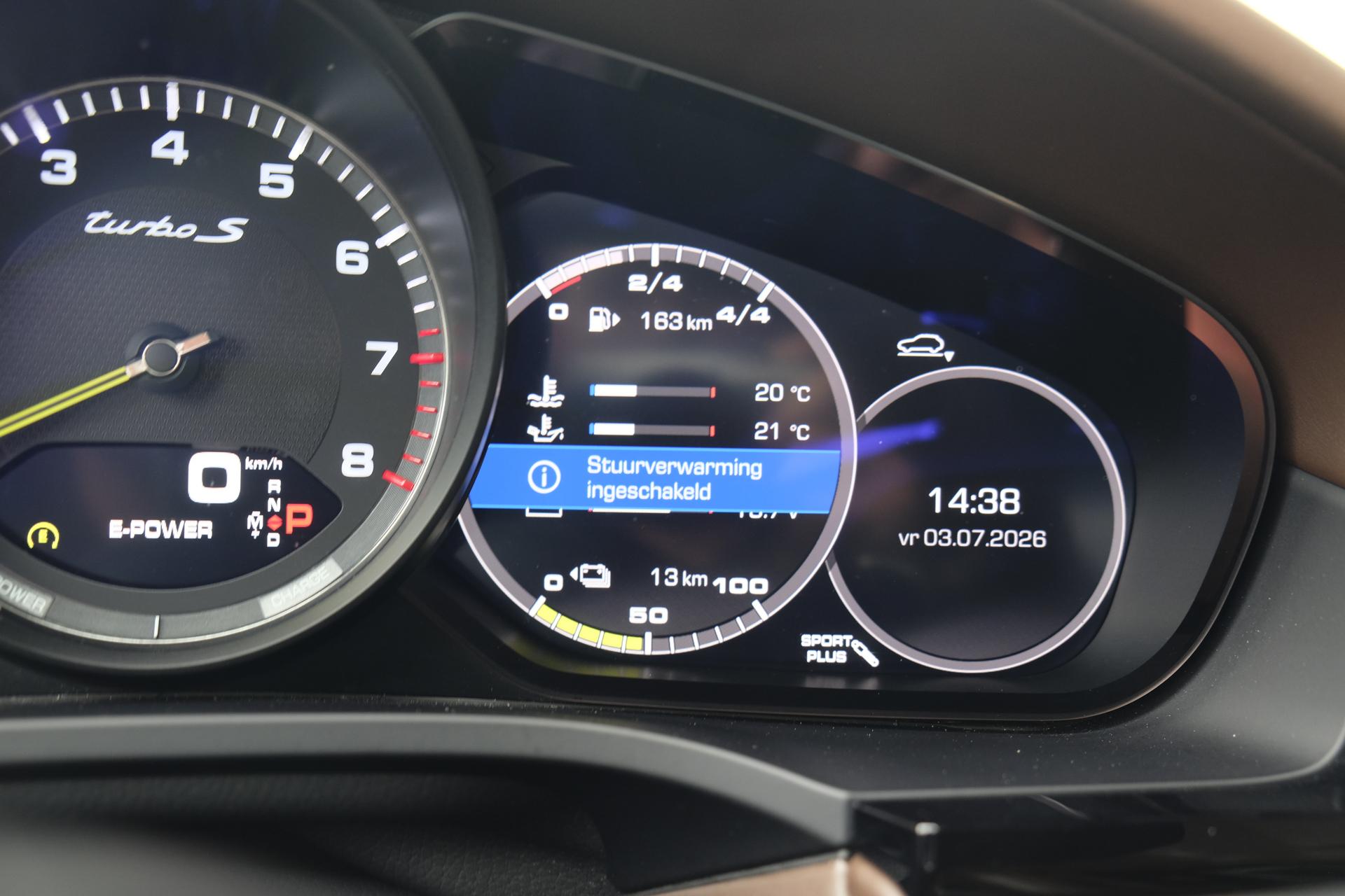 Foto van Porsche Cayenne Turbo S E-hybrid
