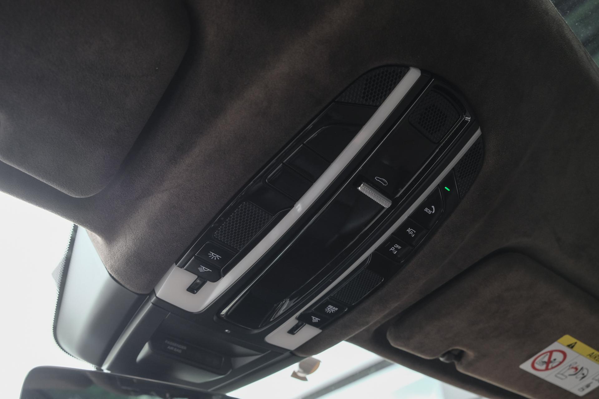 Foto van Porsche Cayenne Turbo S E-hybrid