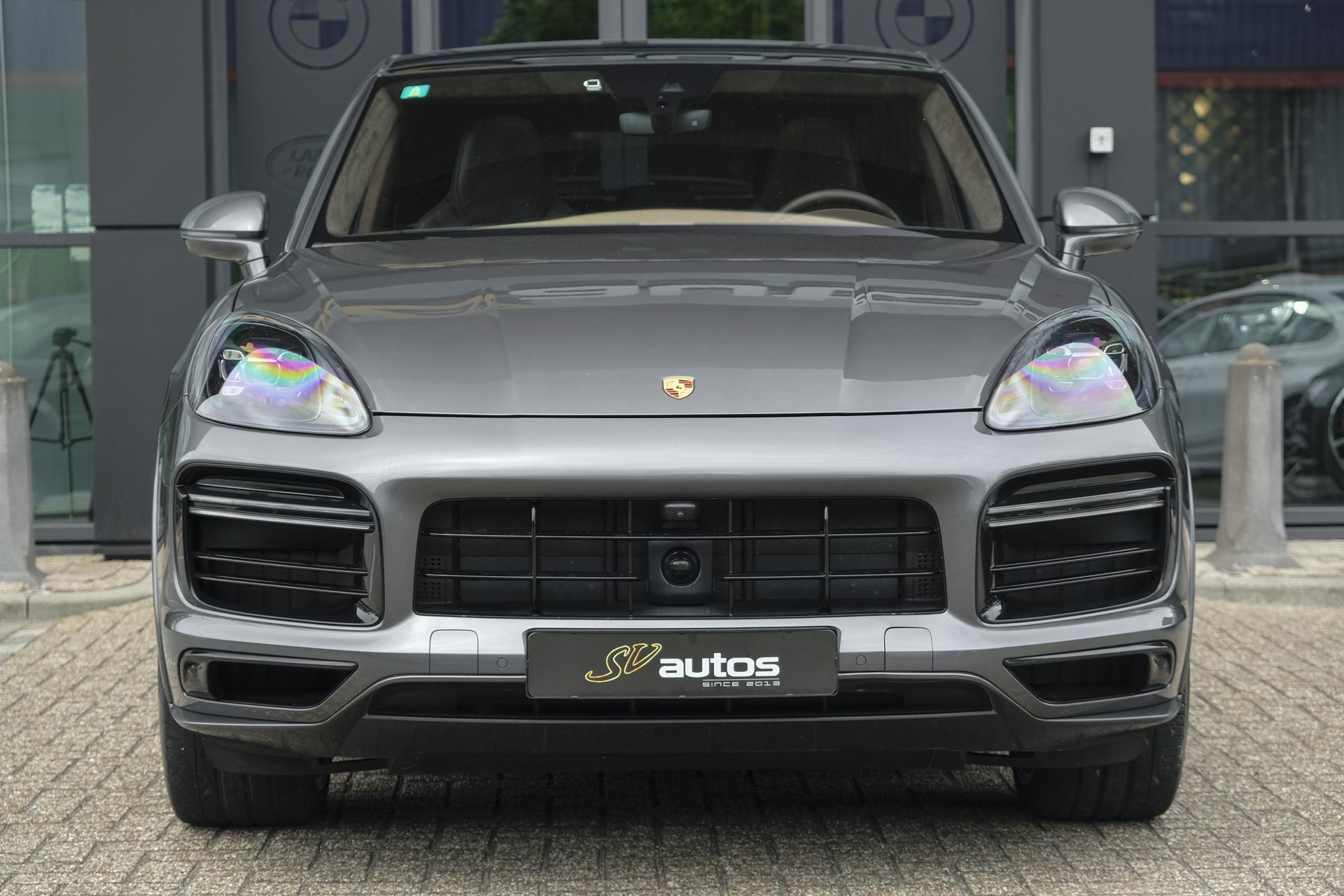 Foto van Porsche Cayenne Turbo S E-hybrid