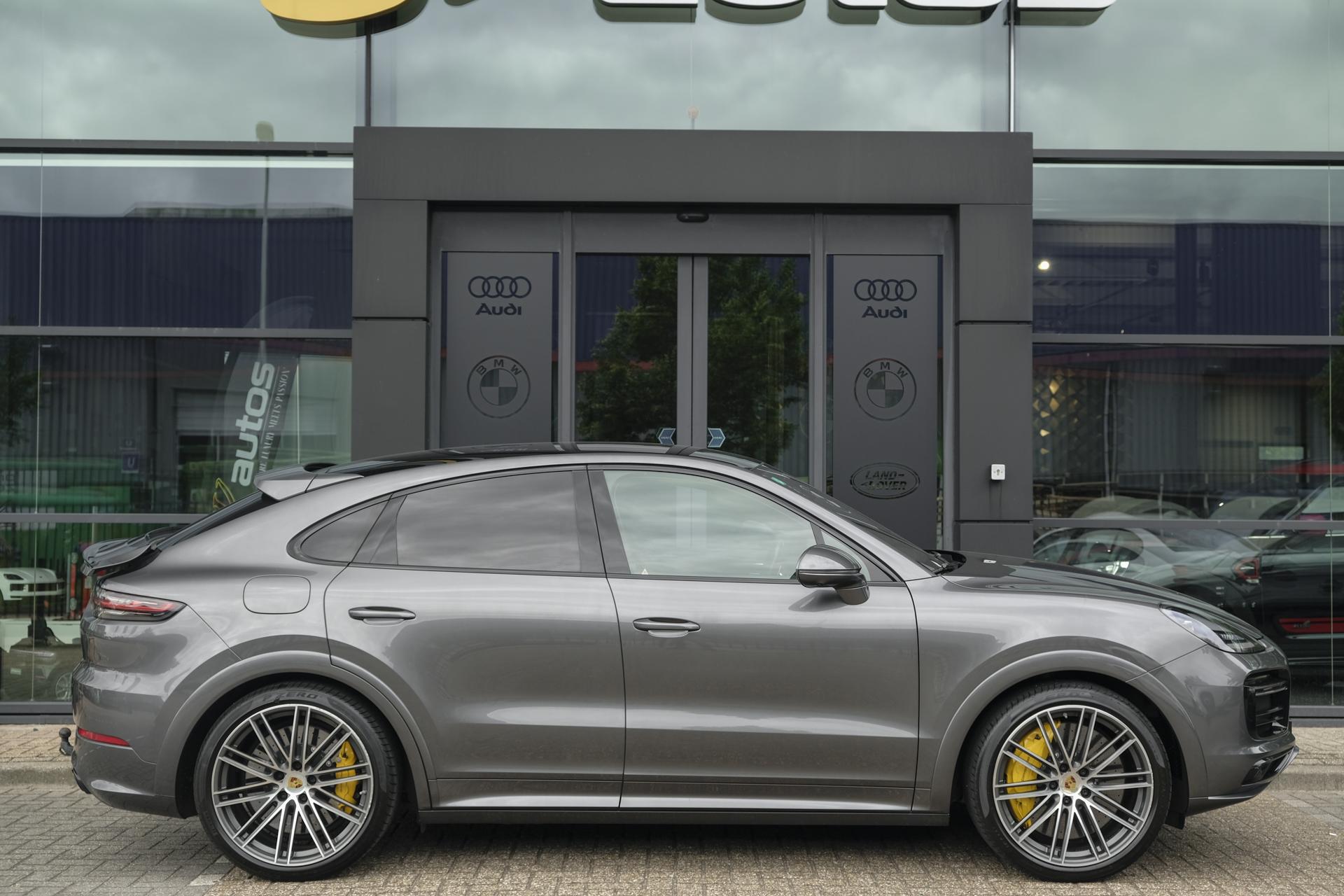 Foto van Porsche Cayenne Turbo S E-hybrid