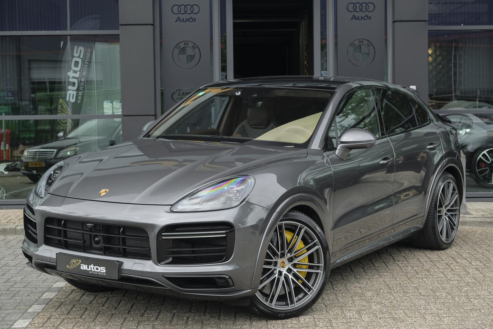 Foto van Porsche Cayenne Turbo S E-hybrid