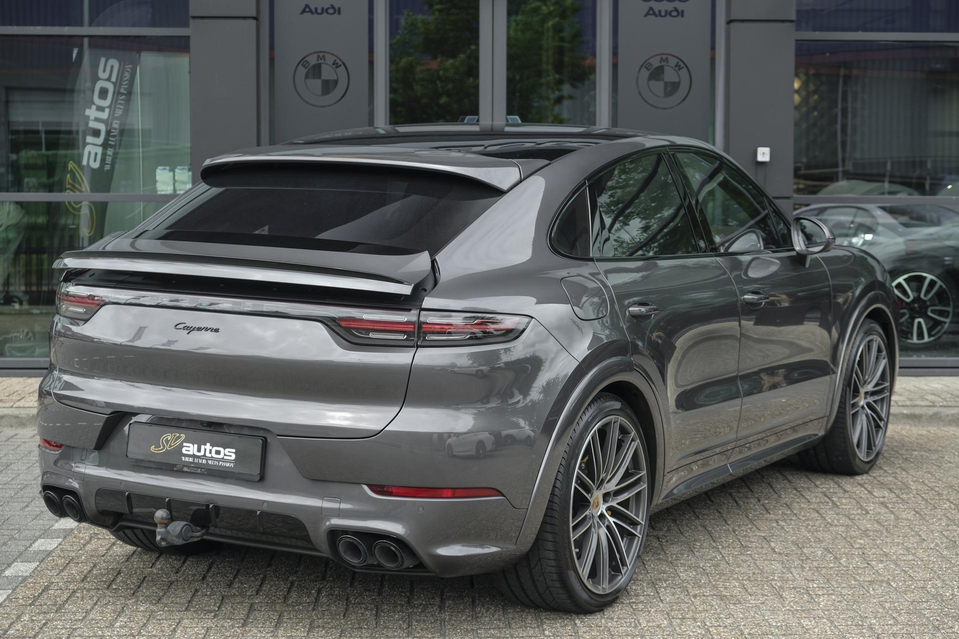 Foto van Porsche Cayenne Turbo S E-hybrid