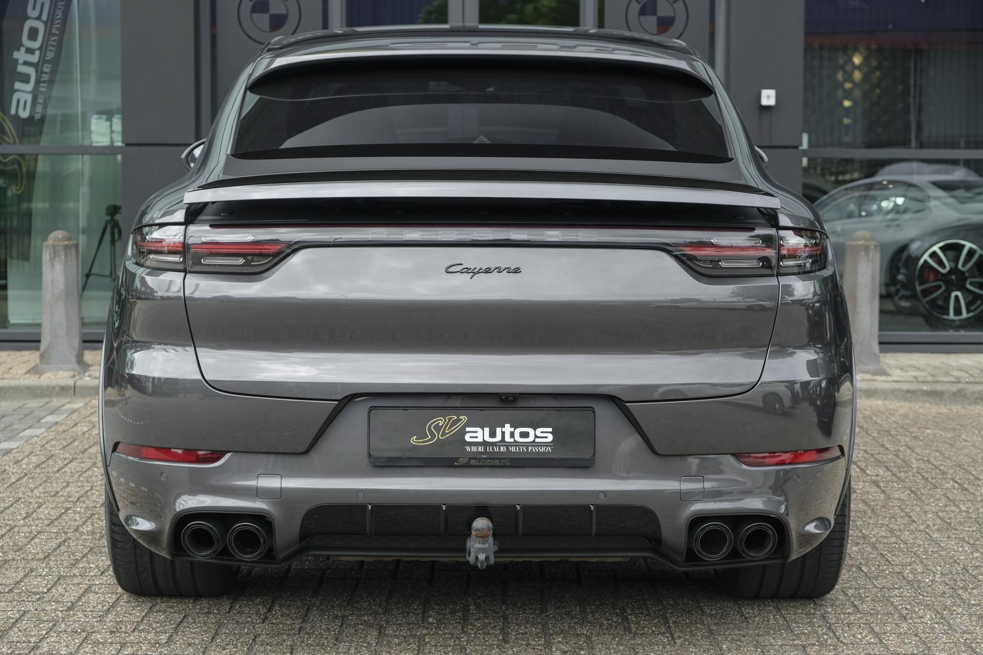 Foto van Porsche Cayenne Turbo S E-hybrid