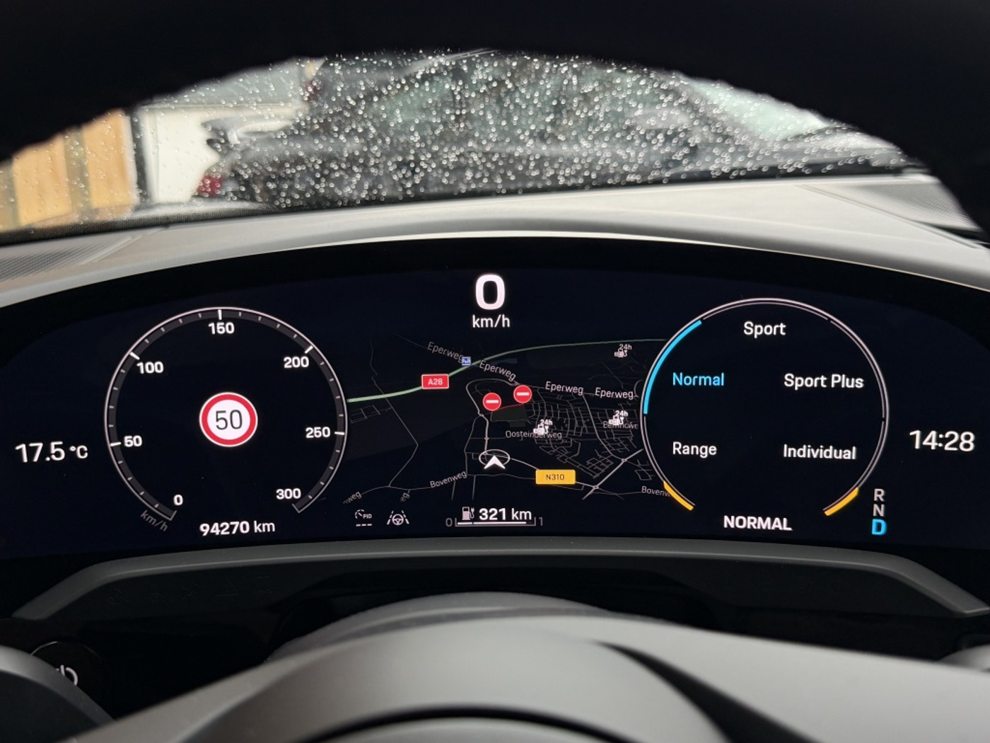 Foto van Porsche Taycan Turbo