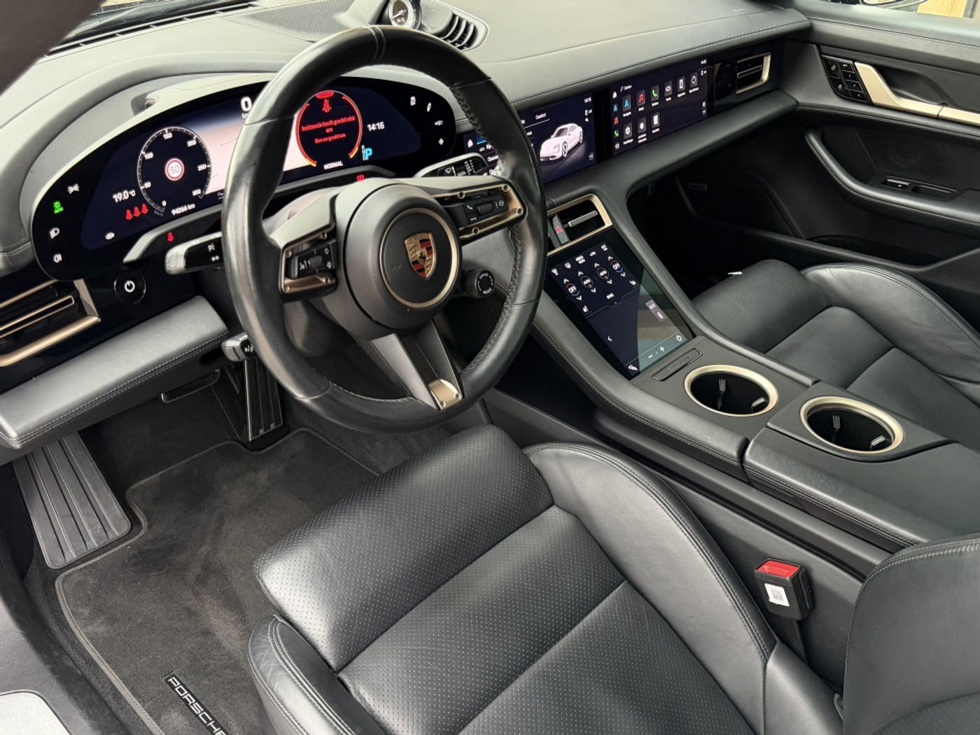 Foto van Porsche Taycan Turbo