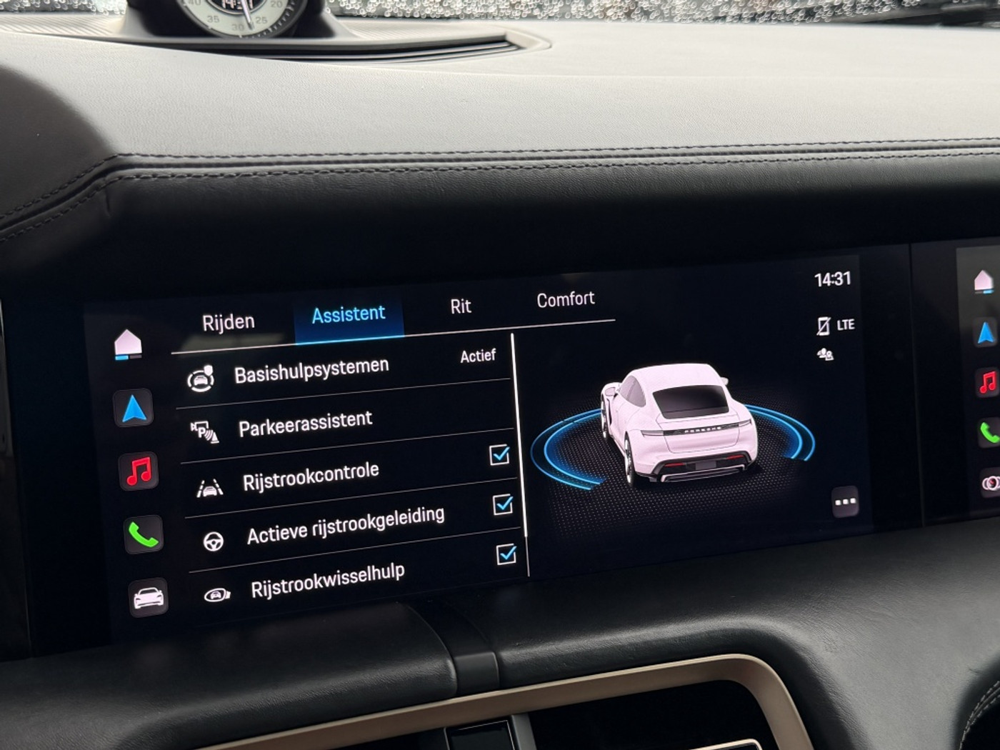 Foto van Porsche Taycan Turbo
