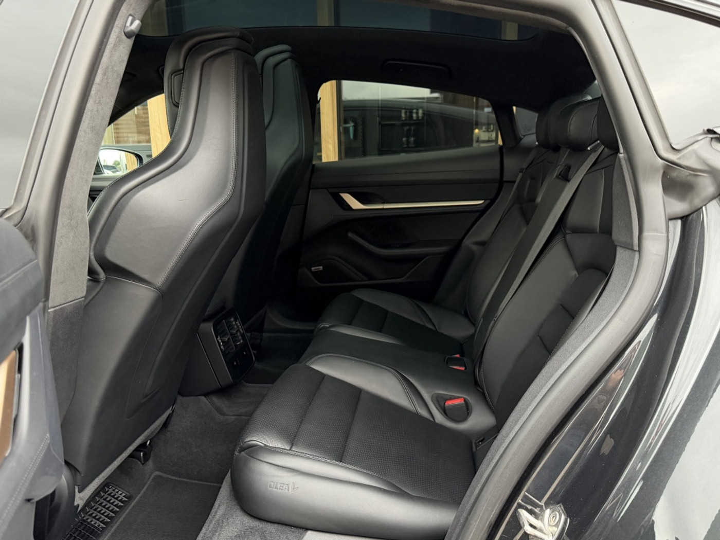 Foto van Porsche Taycan Turbo