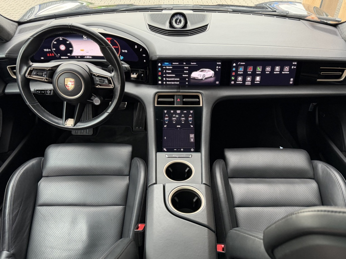 Foto van Porsche Taycan Turbo