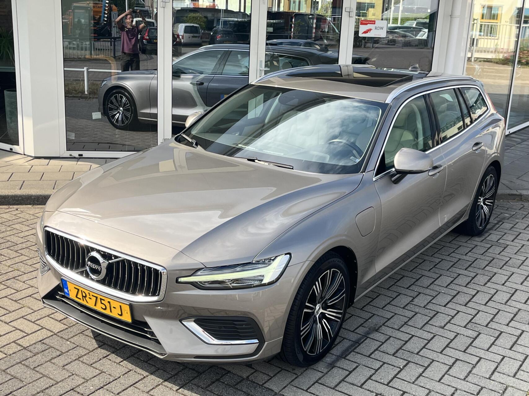 Foto van Volvo V60 T8 Twin Engine