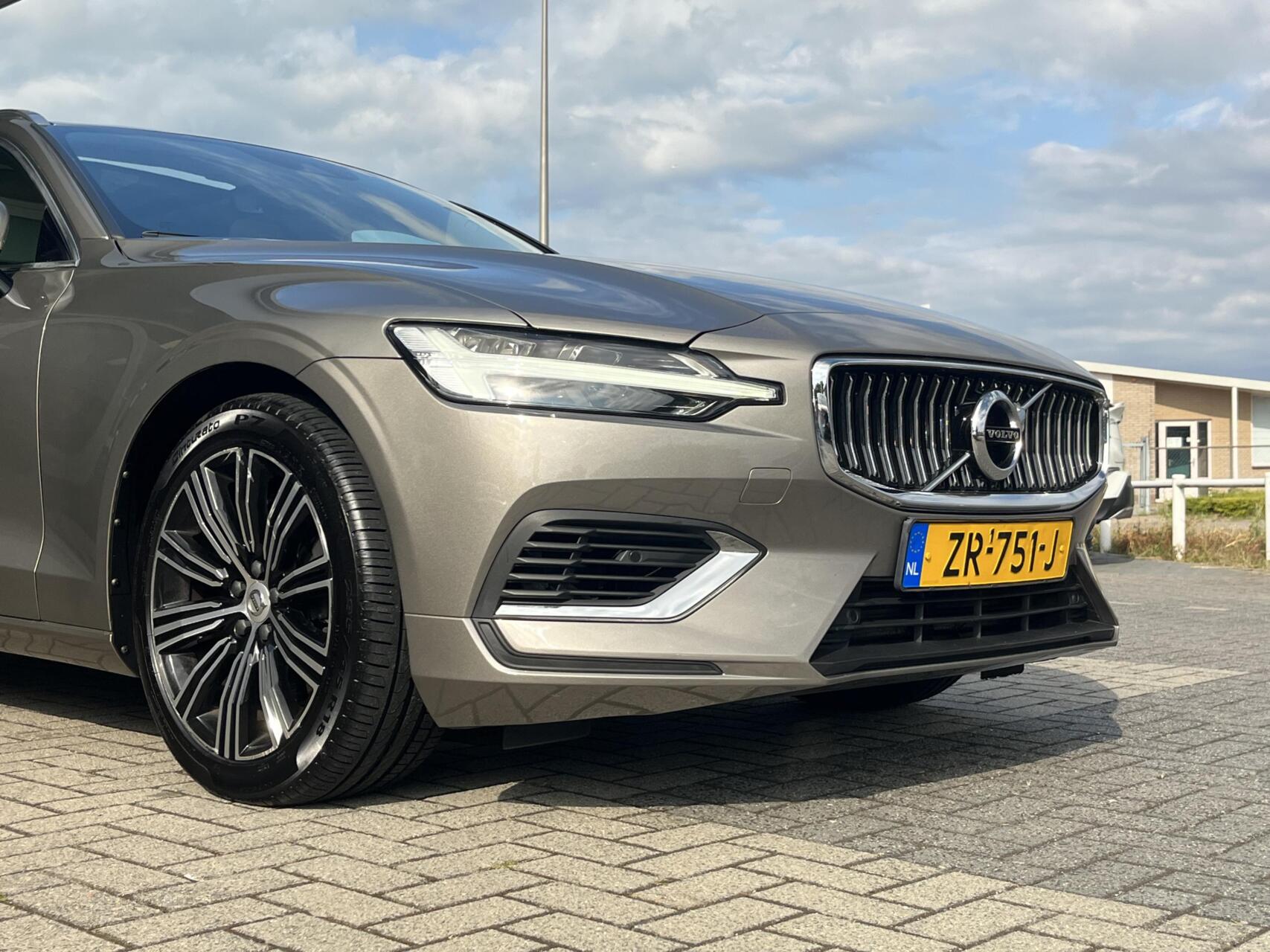 Foto van Volvo V60 T8 Twin Engine
