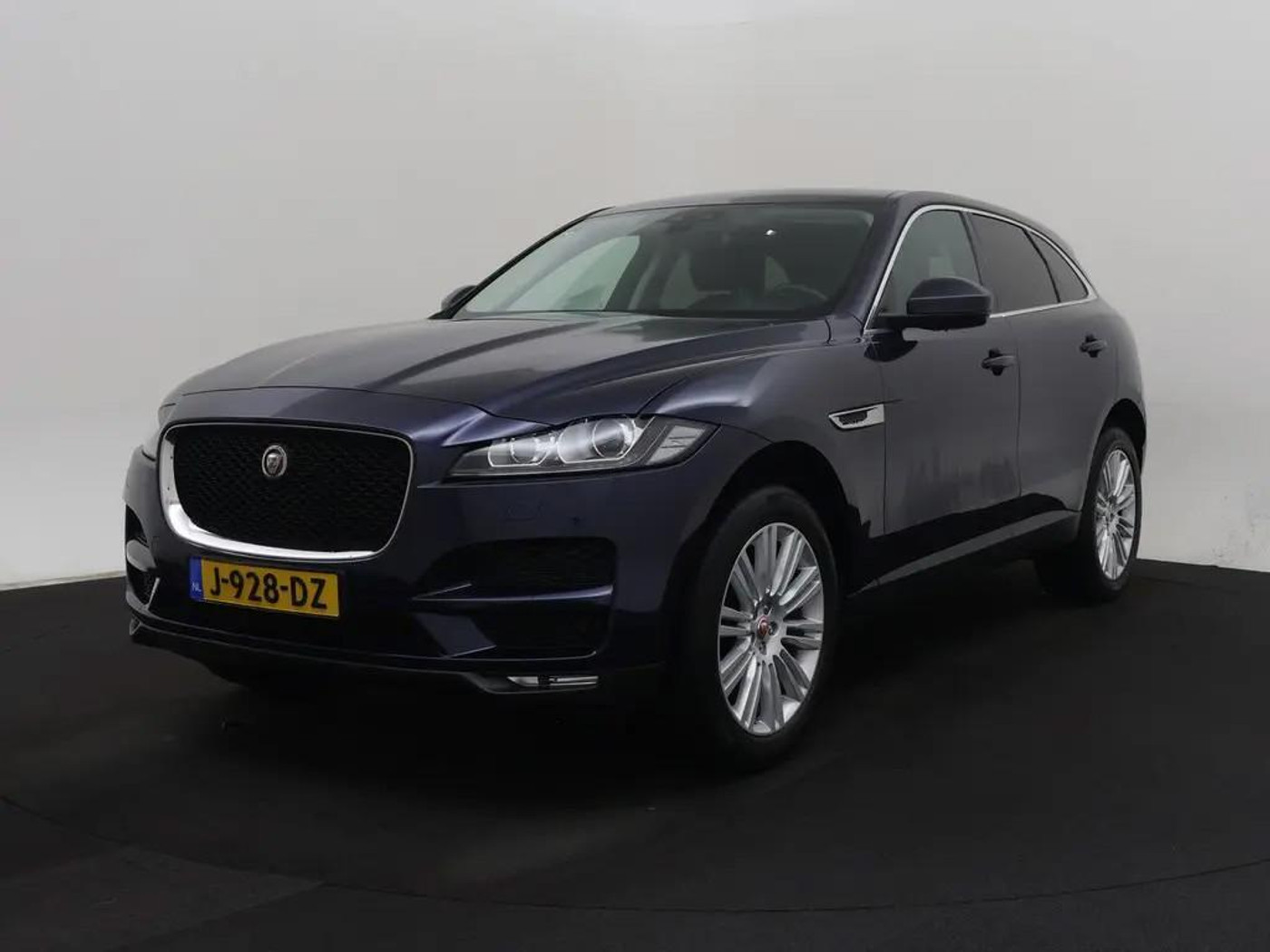 Jaguar Jaguar F-pace 2.0 Portfolio AWD 25t | Trekhaak | Leder | Camera 2017 - voorkant