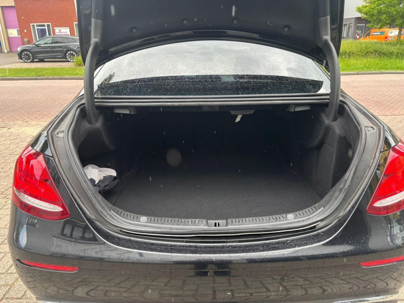 Foto van Mercedes-Benz E 220 D