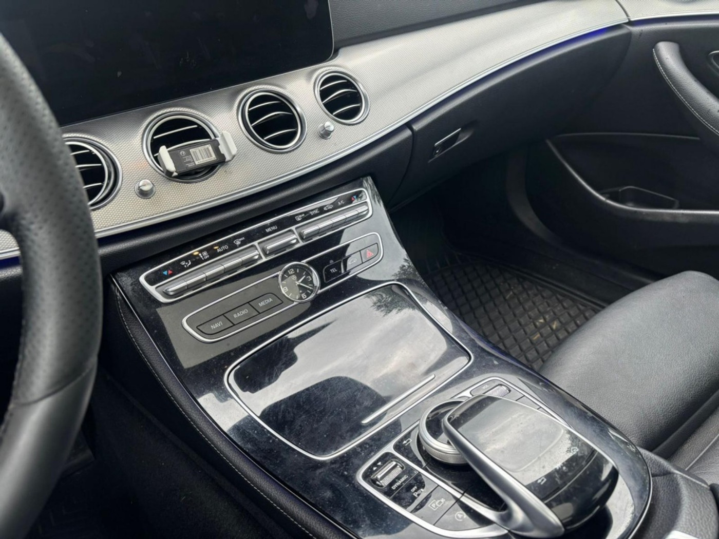 Foto van Mercedes-Benz E 220 D